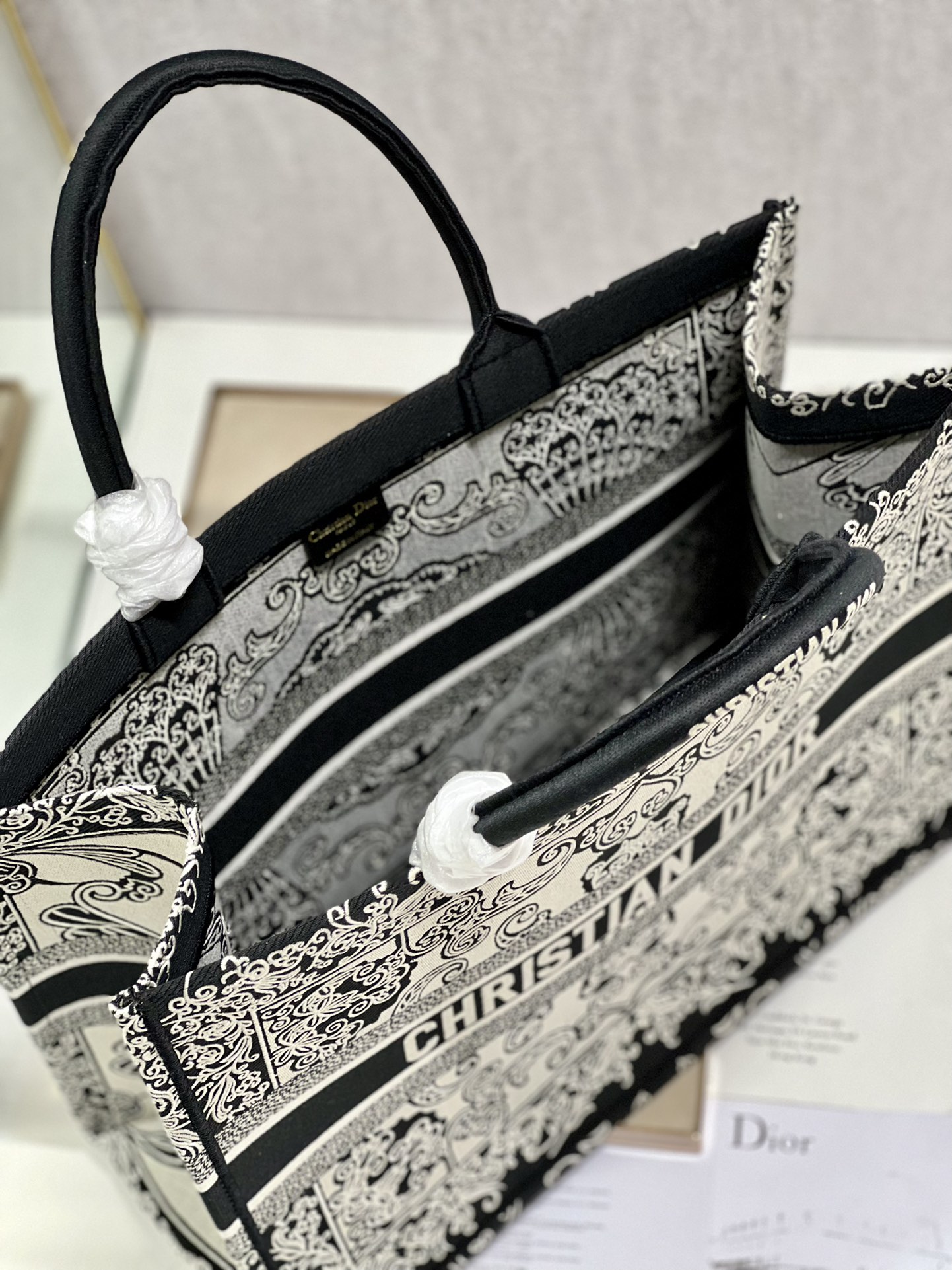 Handbag Dior 1286 size 42  35  18.5 cm - vstockx