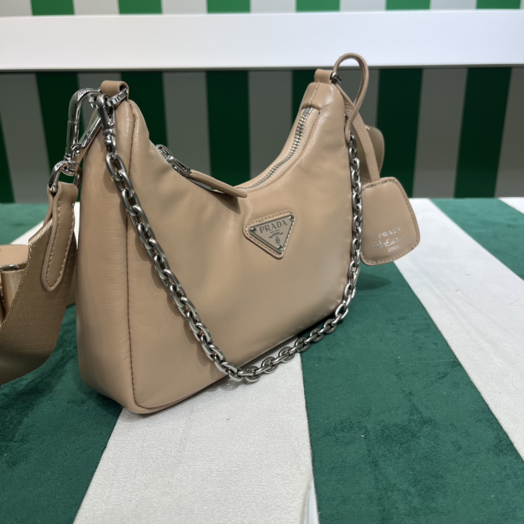Handbags Prada 1BH240 size:22*12*6 cm - vstockx