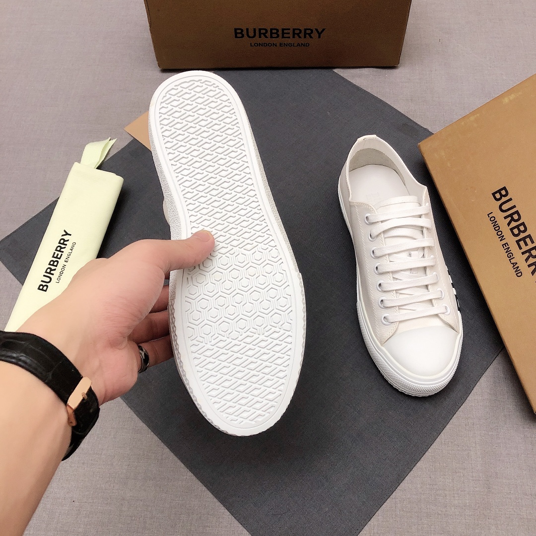 Burberry Perforated Check Sneaker 20 - vstockx