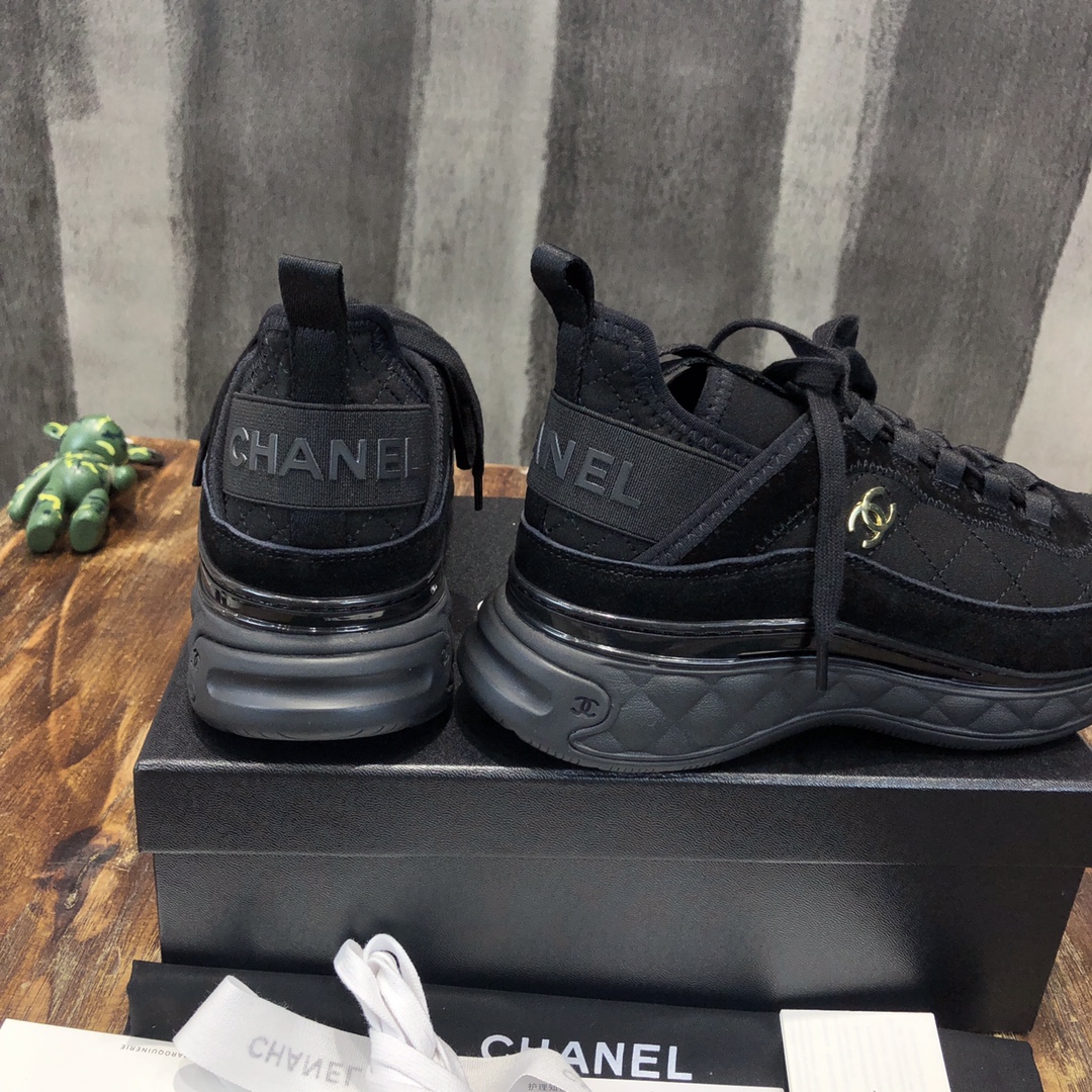 Chanel Fabric & Suede Calfskin Low Top Sneaker 10 - vstockx