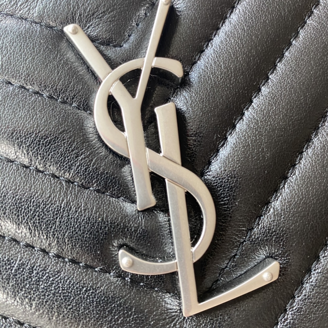 Handbags SAINT LAURENT 520534 size 23x16x6 cm - vstockx