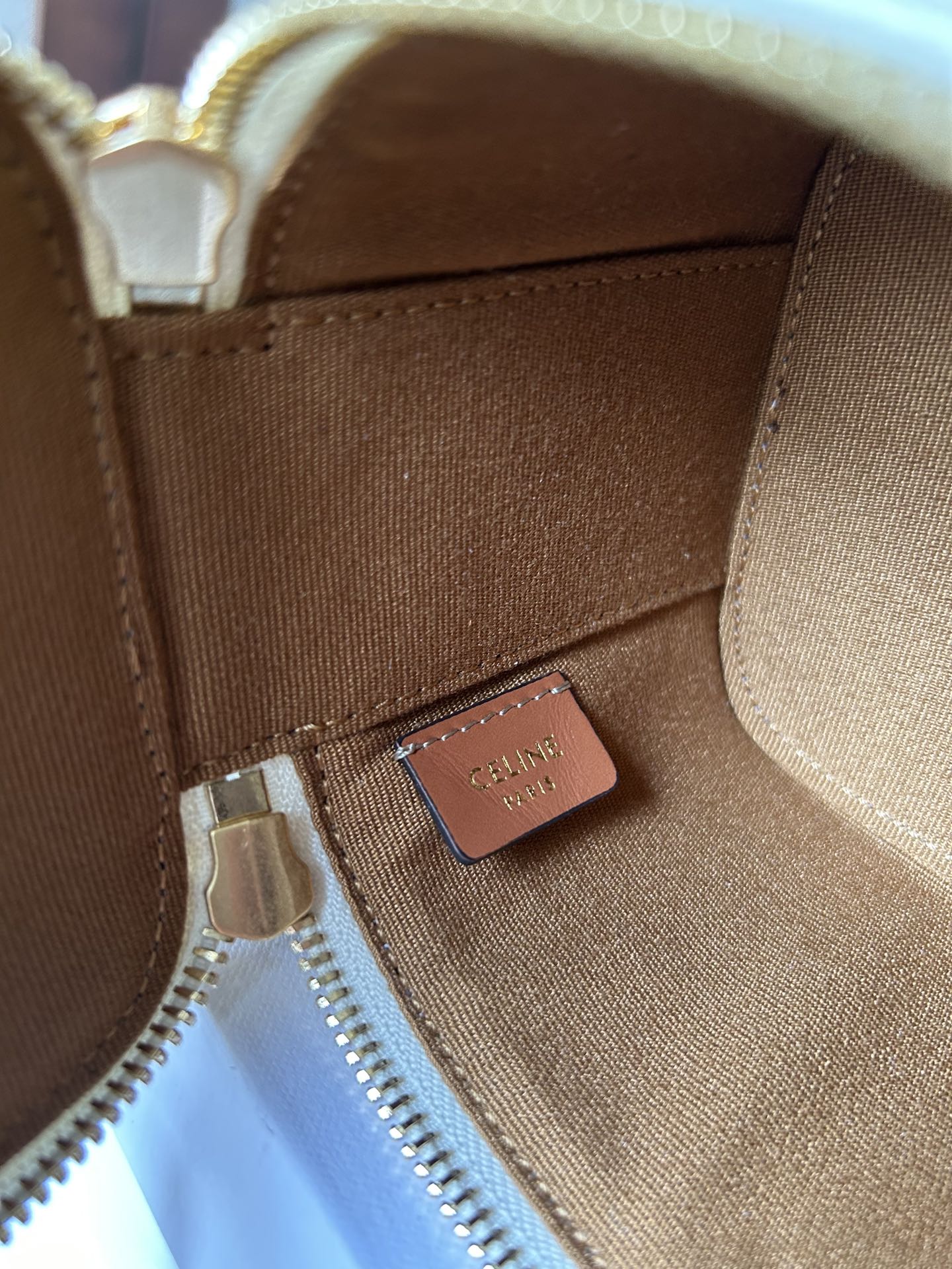 Handbags CELIN-E 110762 101762 size:9.5 X 8 X 9 - vstockx