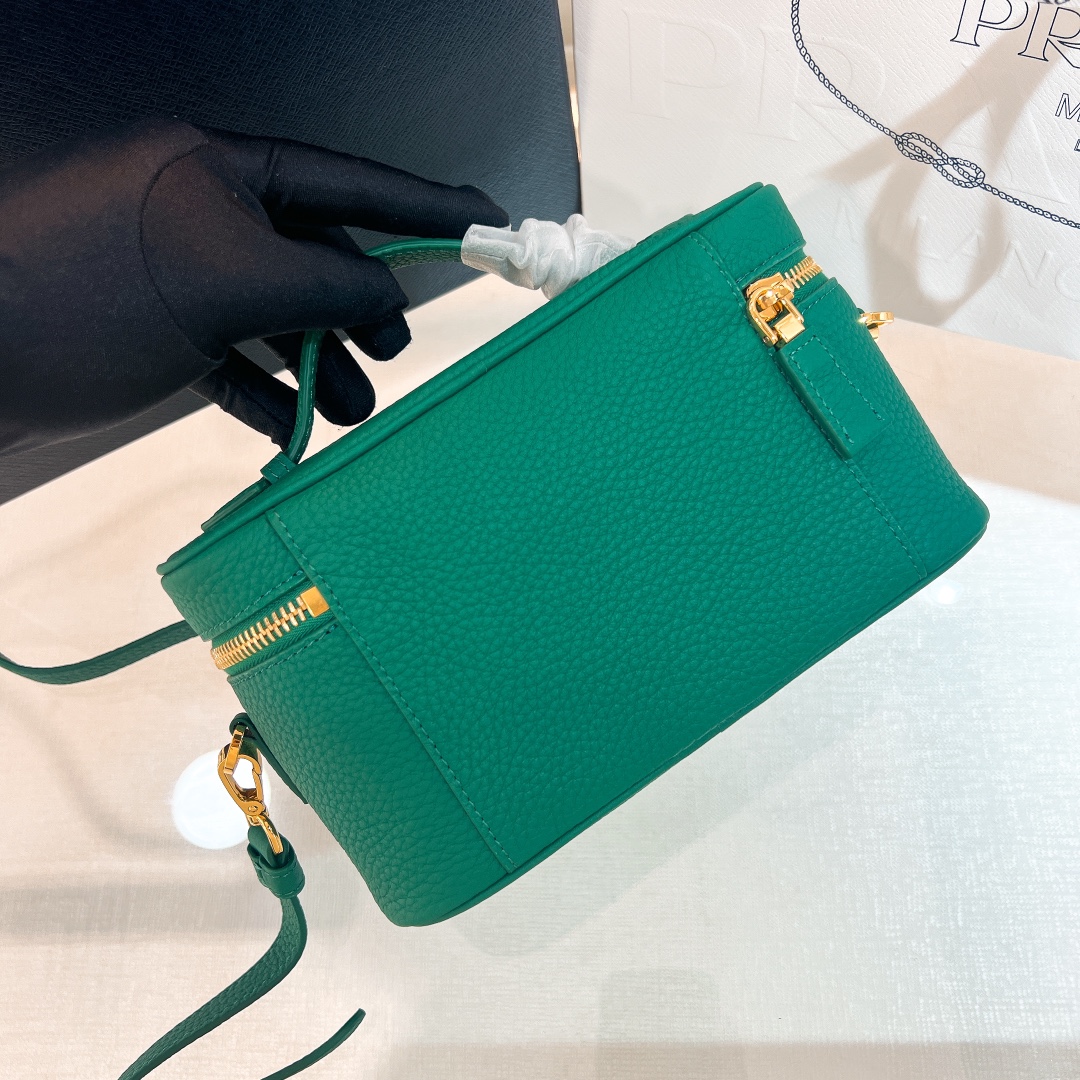 handbags prada 1BH202 18*11.5*7.5 - vstockx