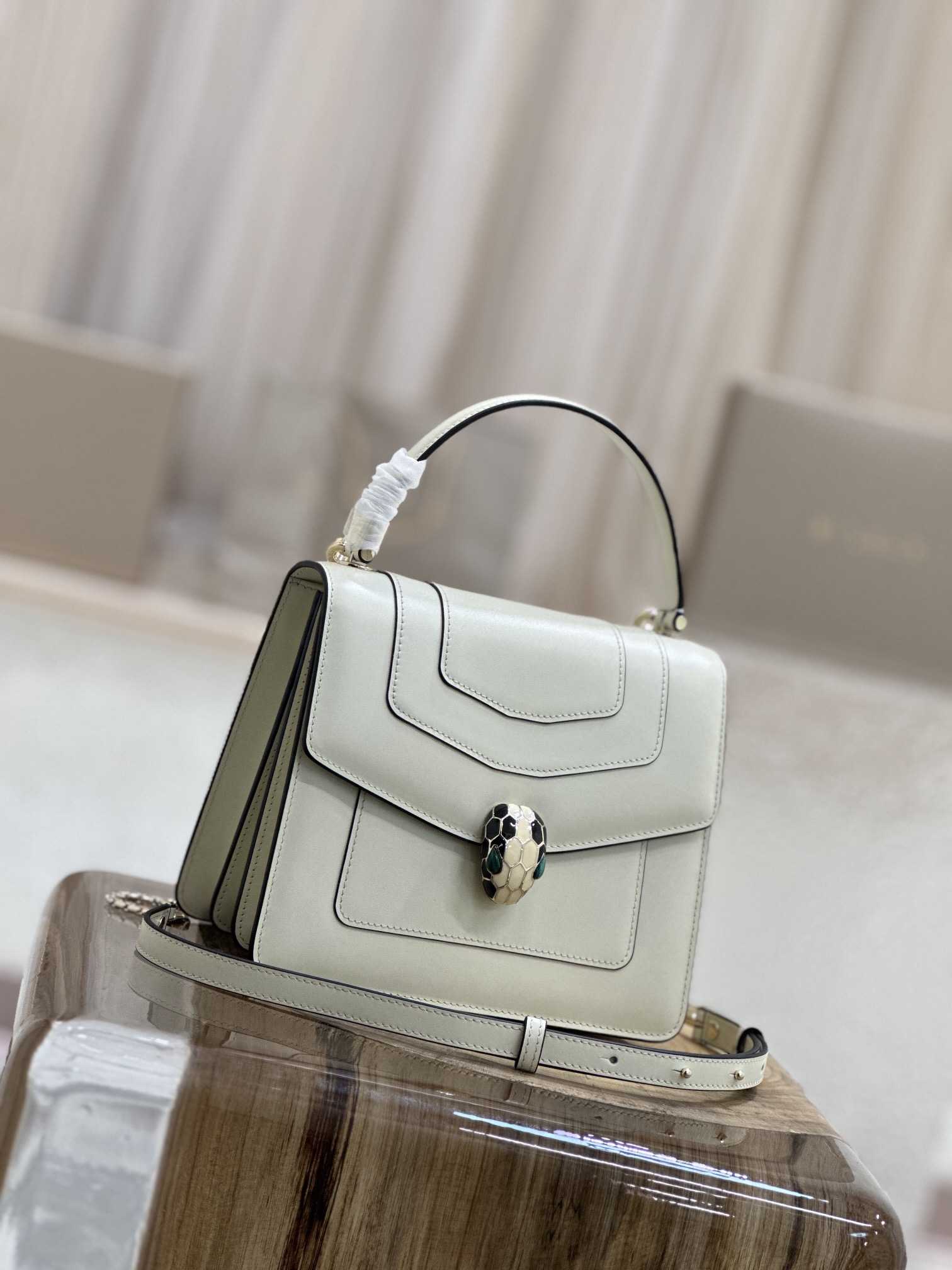 Handbags Bvlgari 38329 size:18*16*9 cm - vstockx