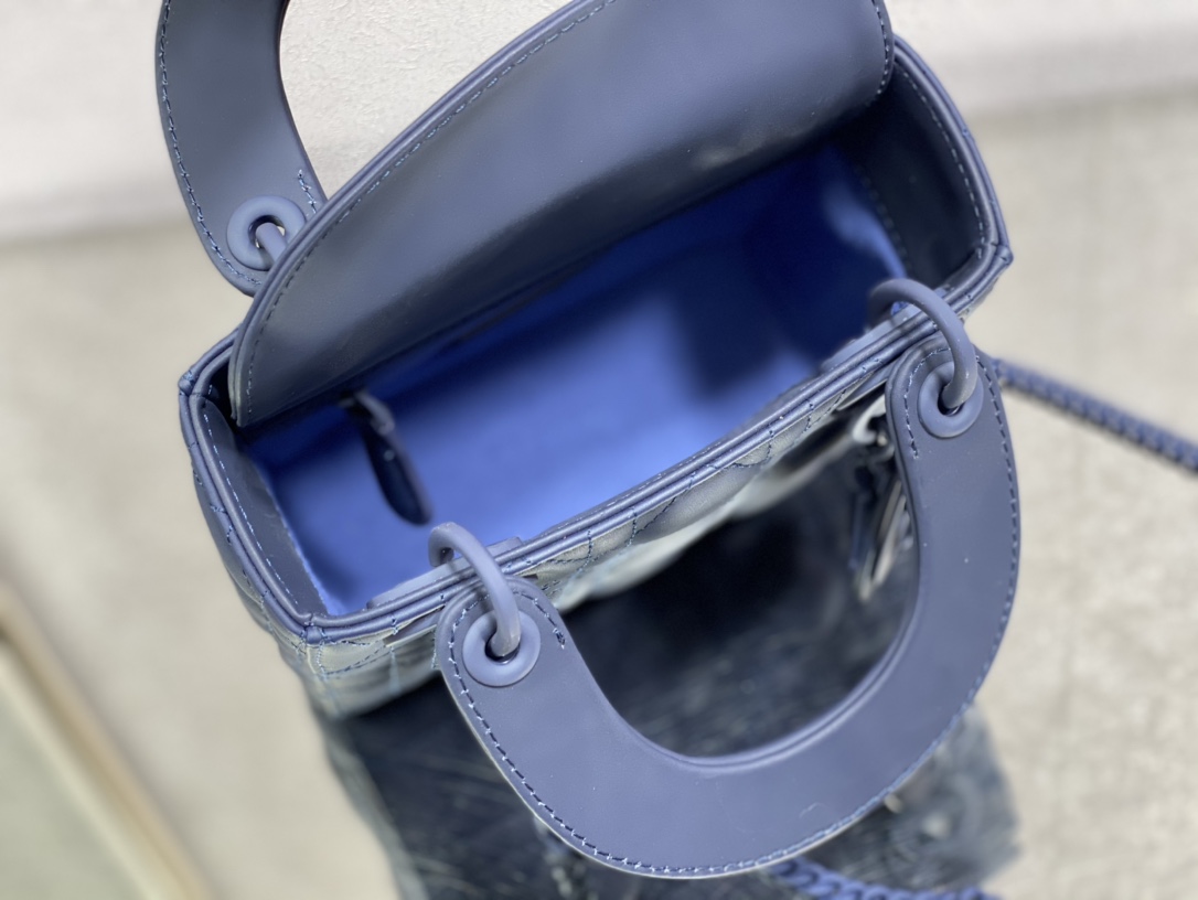 Handbag Dior size 17 cm - vstockx