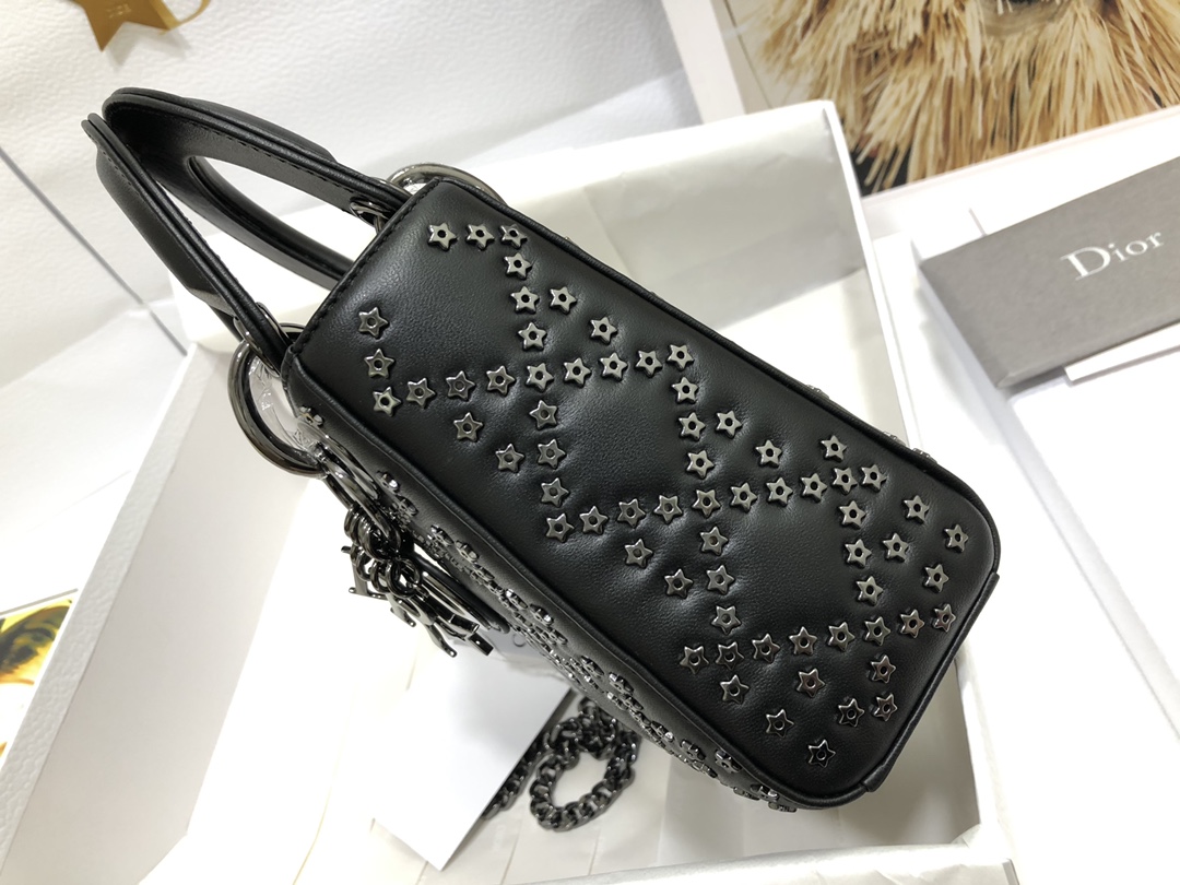 Handbag Dior M0505 size 17 x 15 x 7 cm - vstockx
