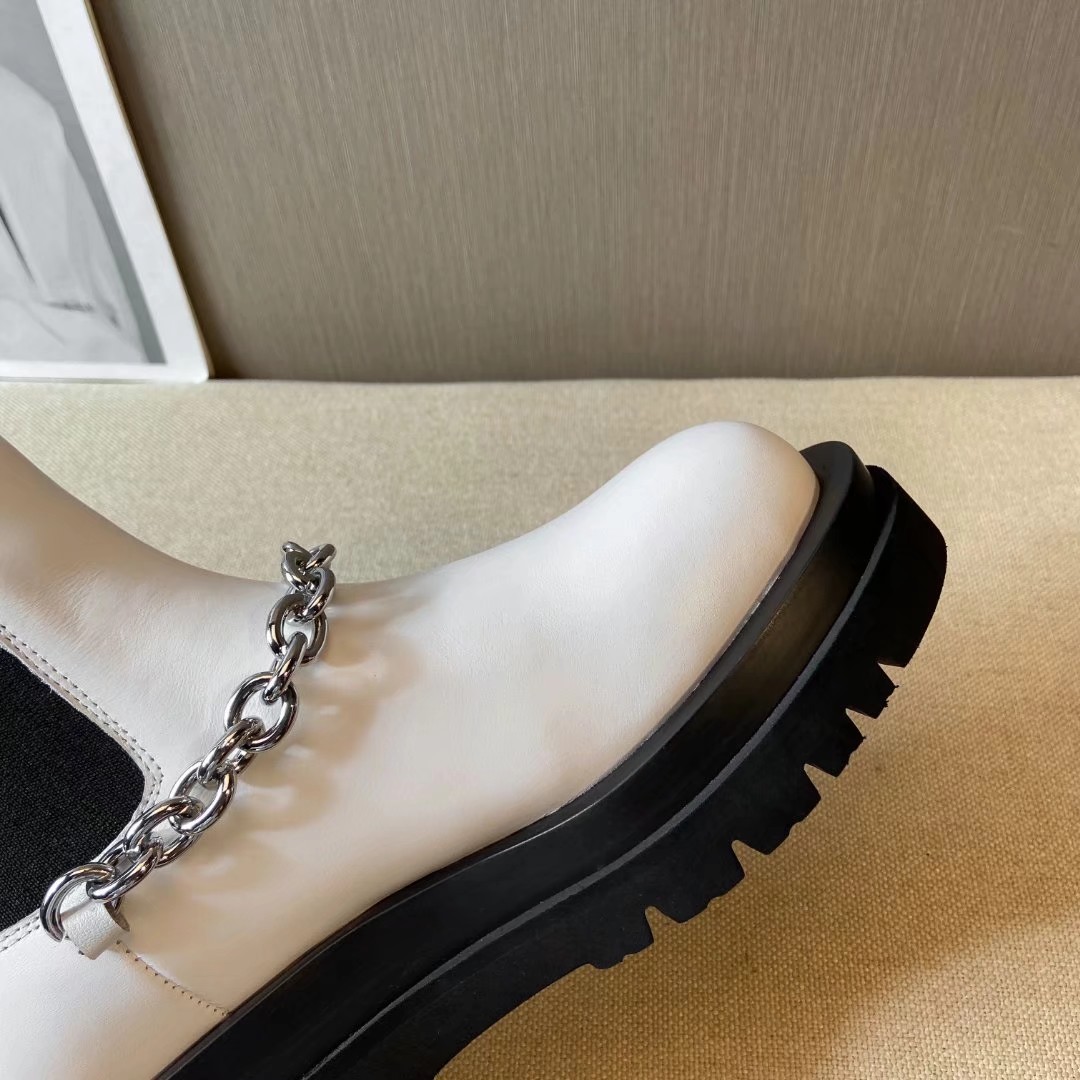 Bottega Veneta Boots 4 - vstockx