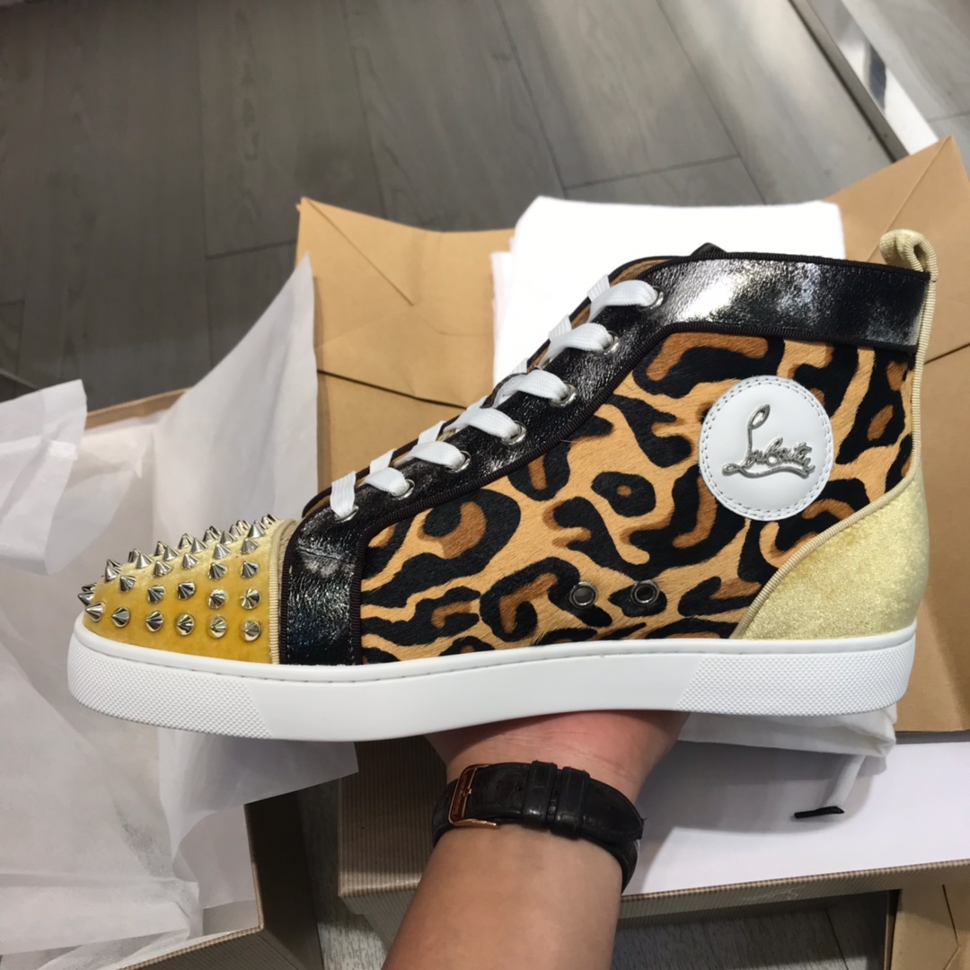 Christian Louboutin Louis Junior Spikes Orlato Flat Sneakers 33 - vstockx