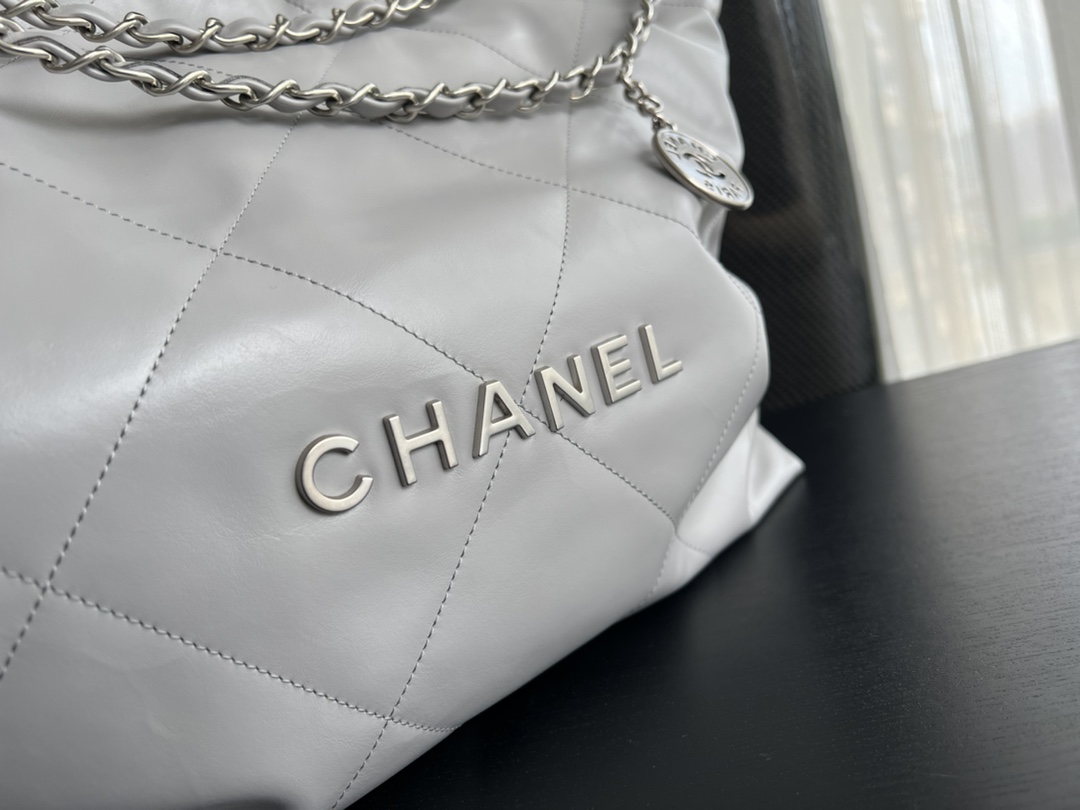 Handbag Chanel size 39cmx42cmx8 cm - vstockx