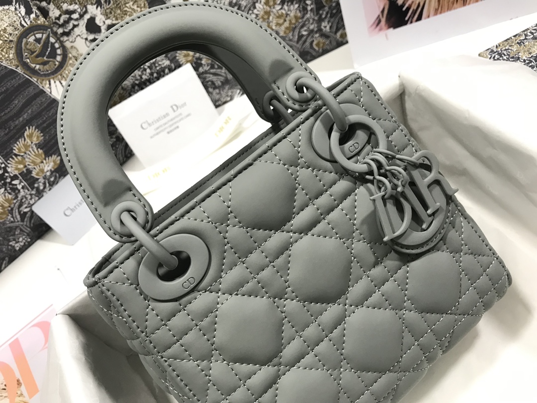 Handbag Dior M0505 size 17 x 15 x 7 cm - vstockx