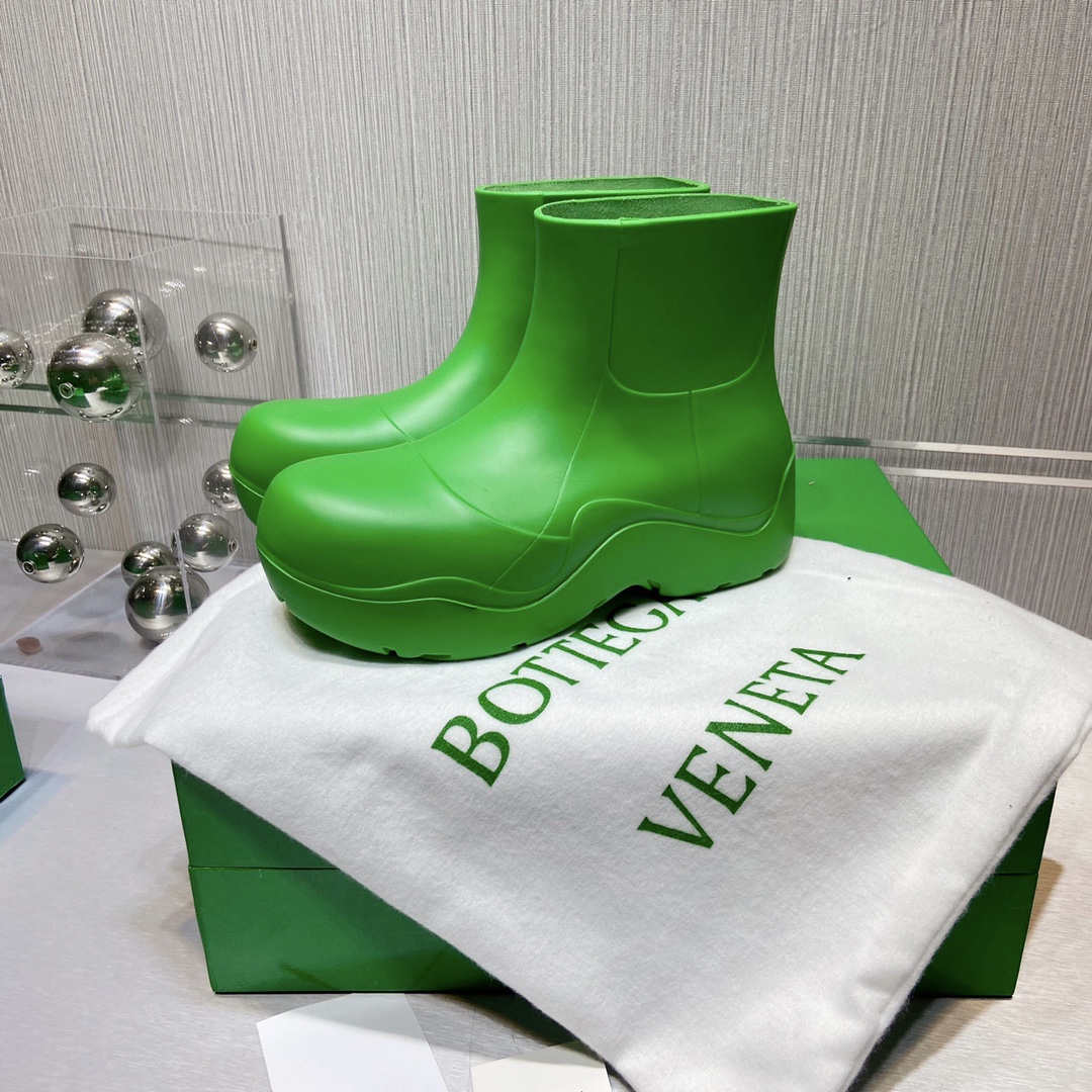 Bottega Veneta Boots 18 - vstockx