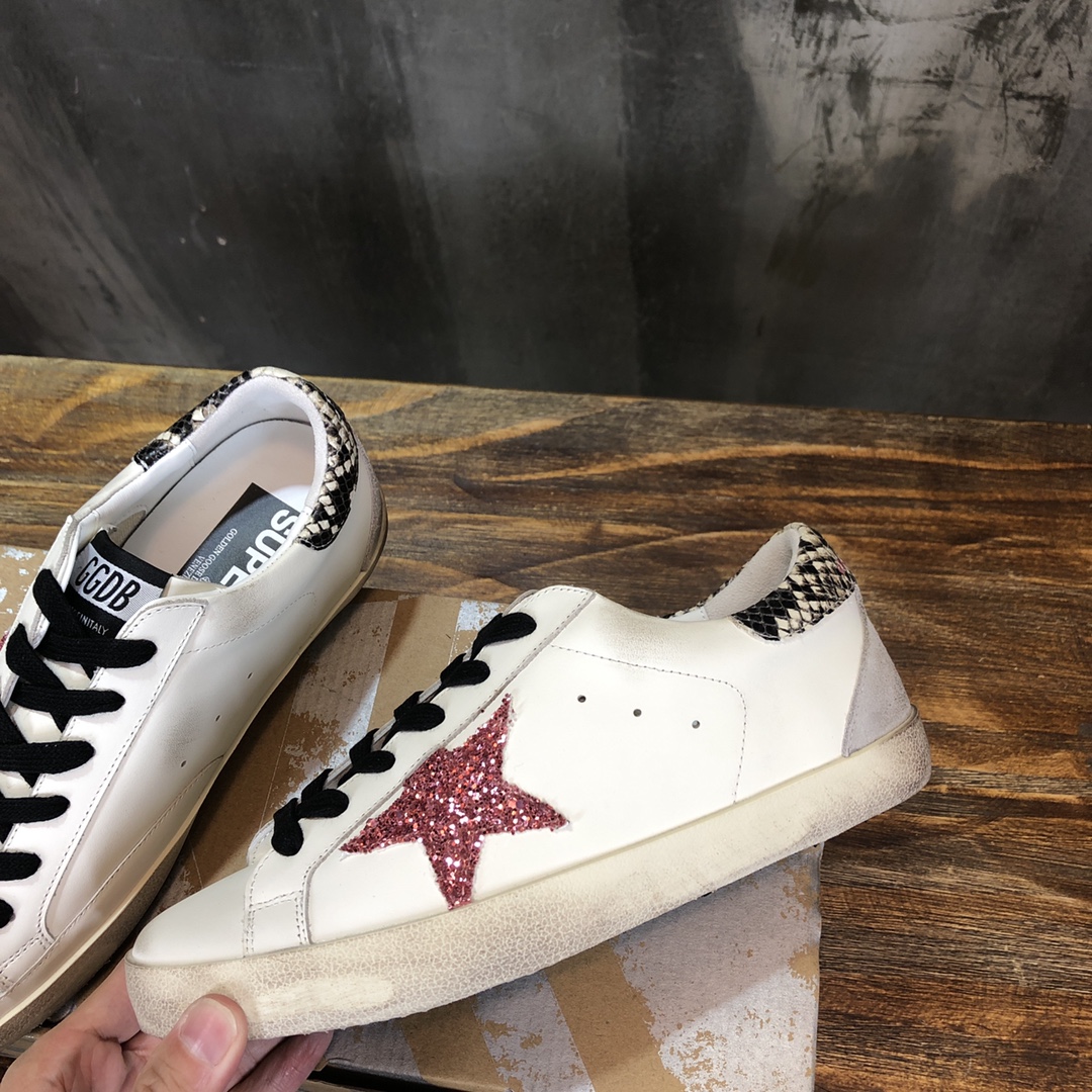 Golden Goose Superstar distressed-finish sneakers 1 - vstockx