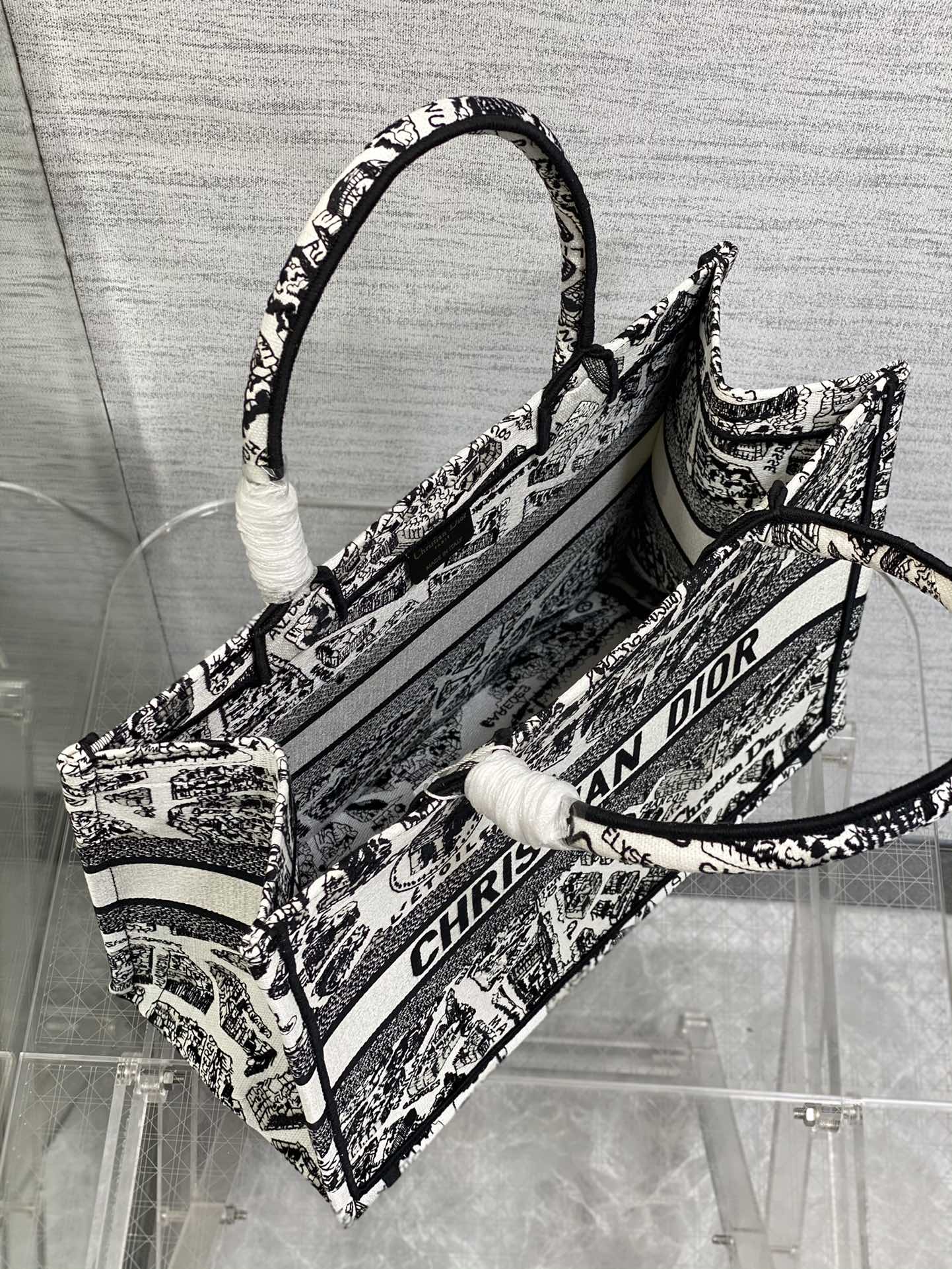 Handbag Dior size 36*18*28 cm - vstockx