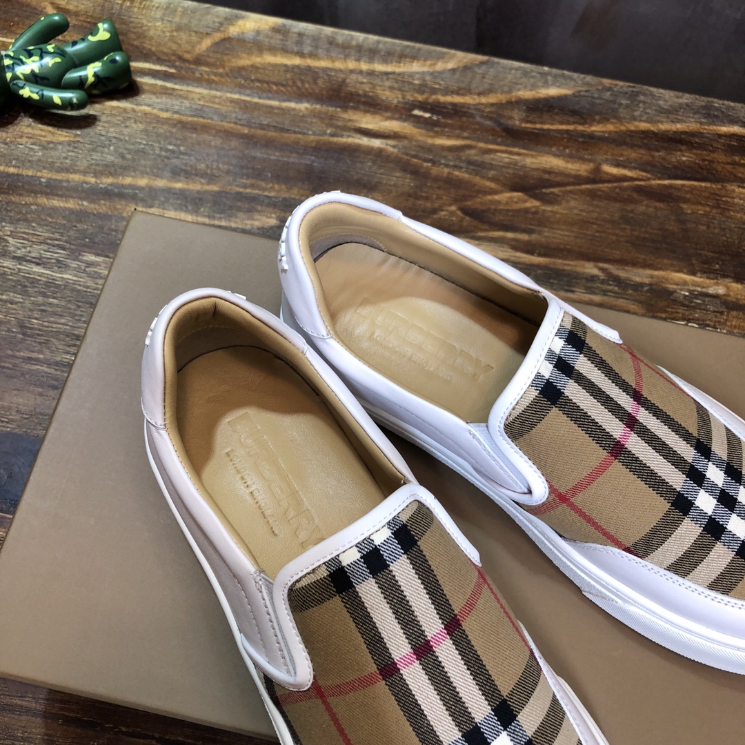 Burberry House Check Sneaker 2 - vstockx