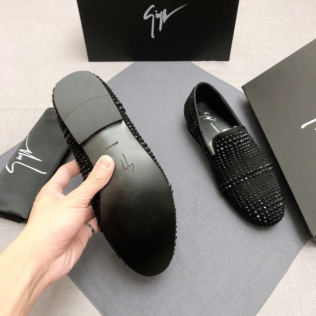 Giuseppe Zanotti Slip-on 10 - vstockx