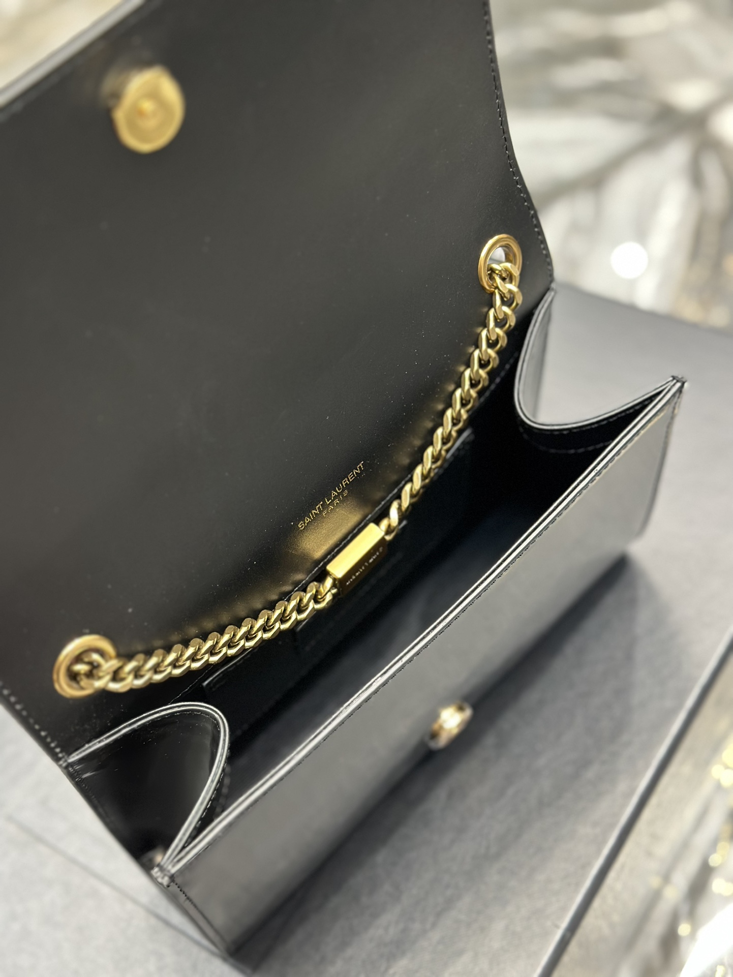 Handbags SAINT LAURENT 469390 size 20x13.5x6 cm - vstockx