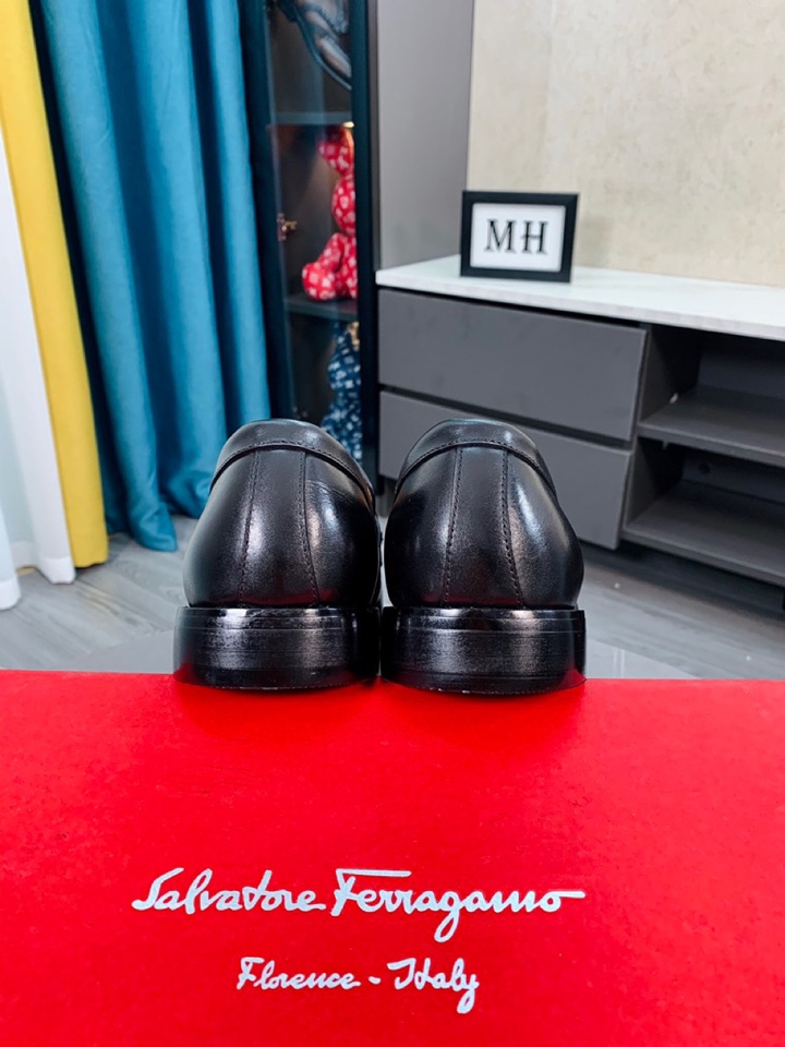 Salvatore Ferragamo Boots 29 - vstockx