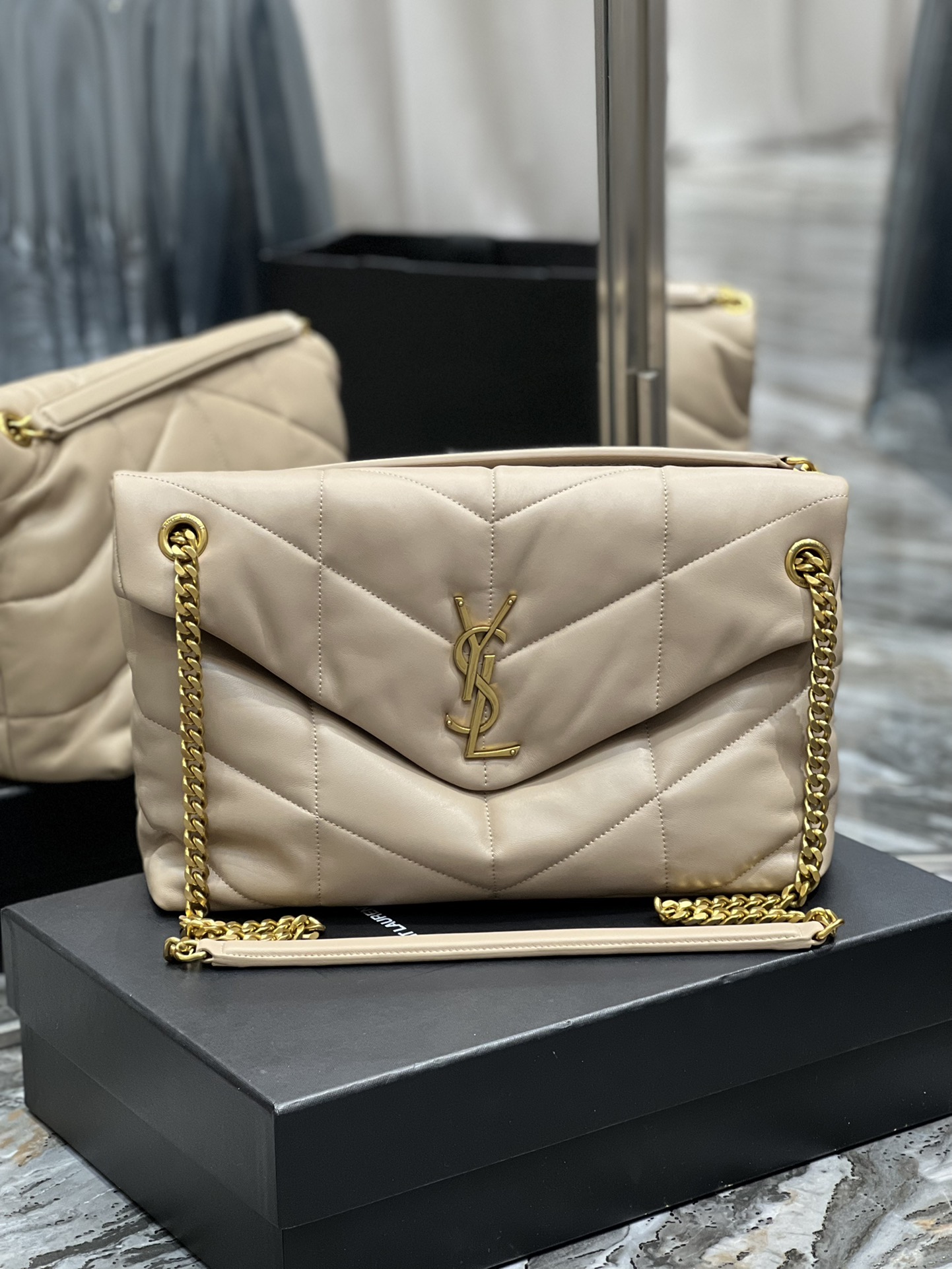 Handbags SAINT LAURENT 577475 size 35x23x13.5 cm - vstockx