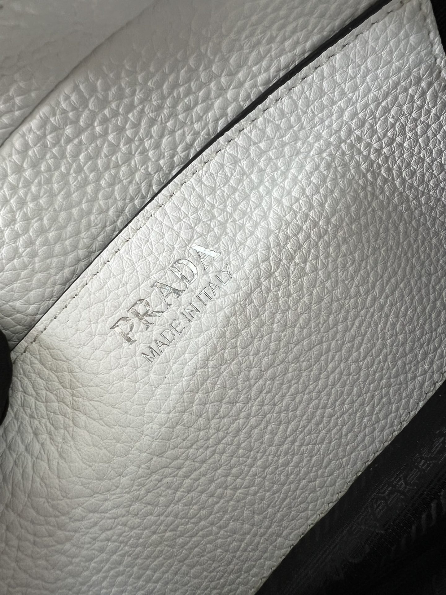 handbags prada 1BH192 19*12*6 - vstockx