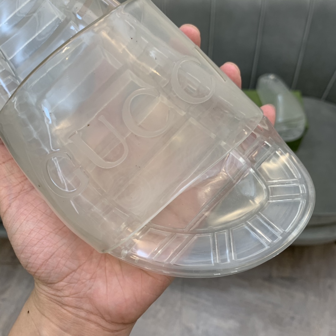 Gucci Slippers 3 - vstockx