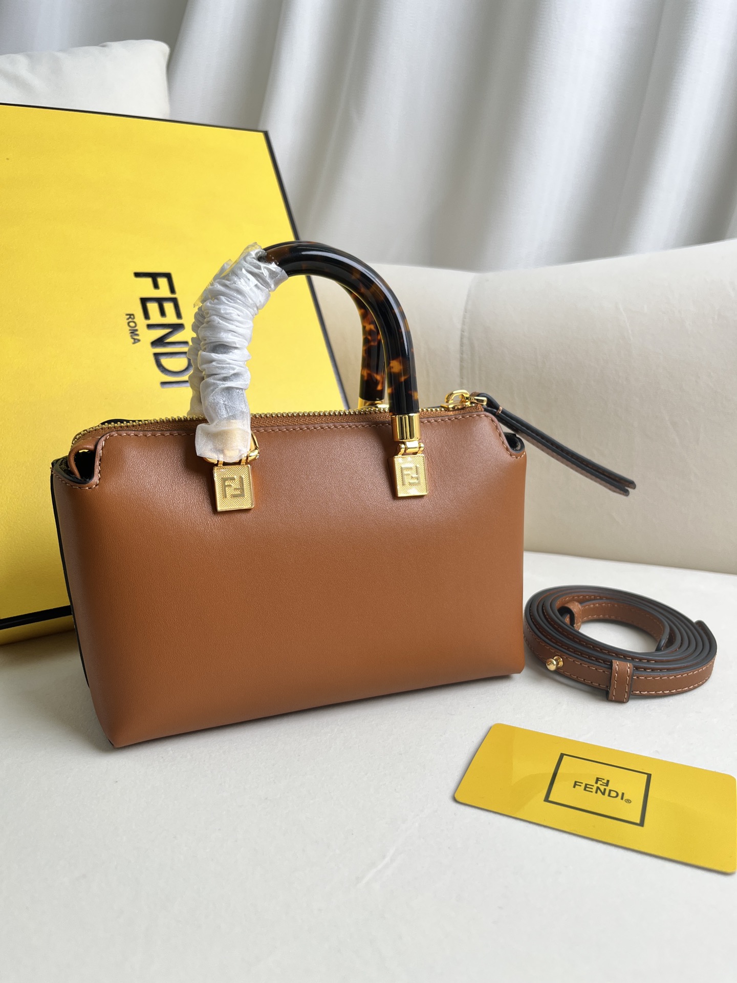 handbags FENDI 8BS067 size:20.5*12*9cm - vstockx