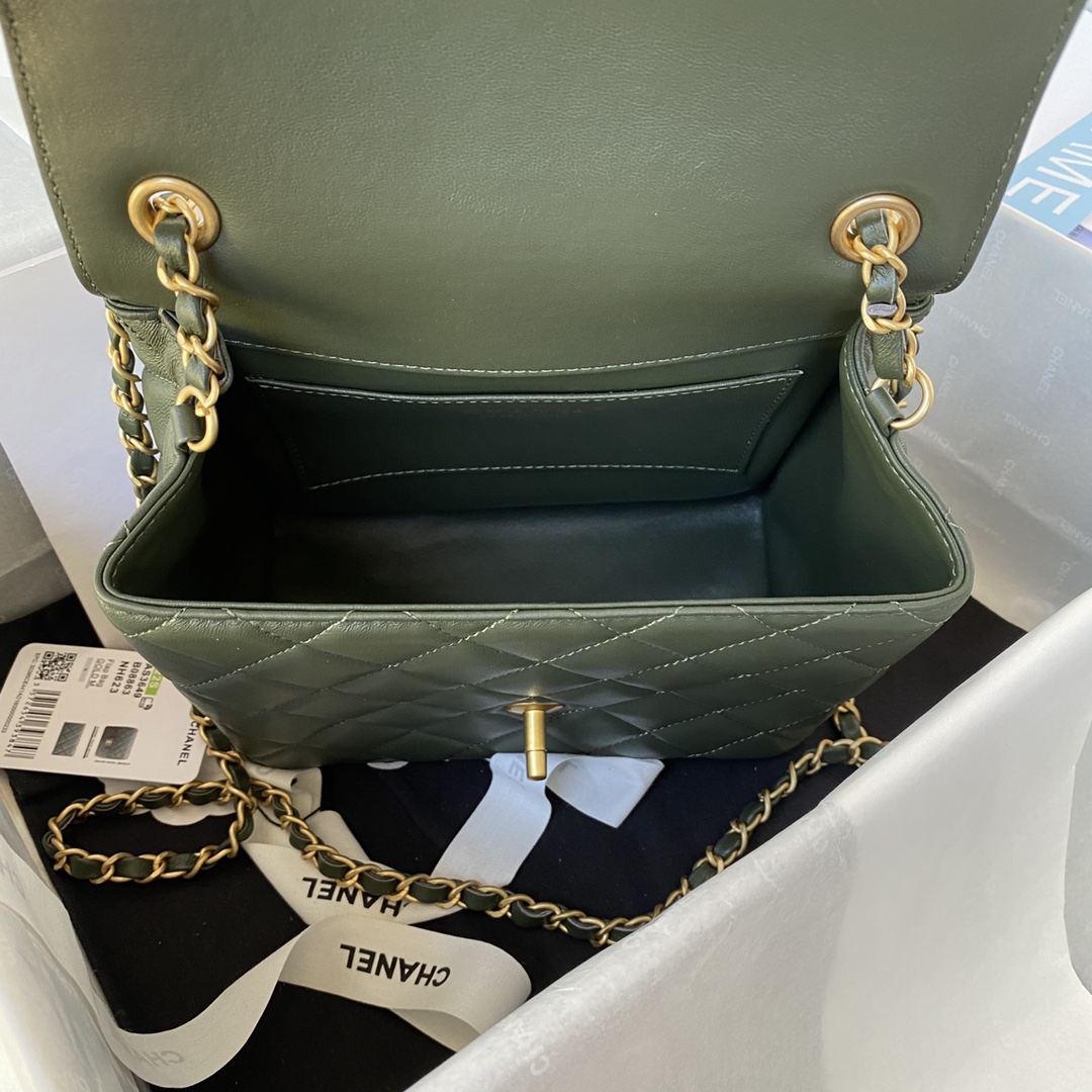 Handbag Chanel AS3649 size 18X19.5X9.5 cm - vstockx