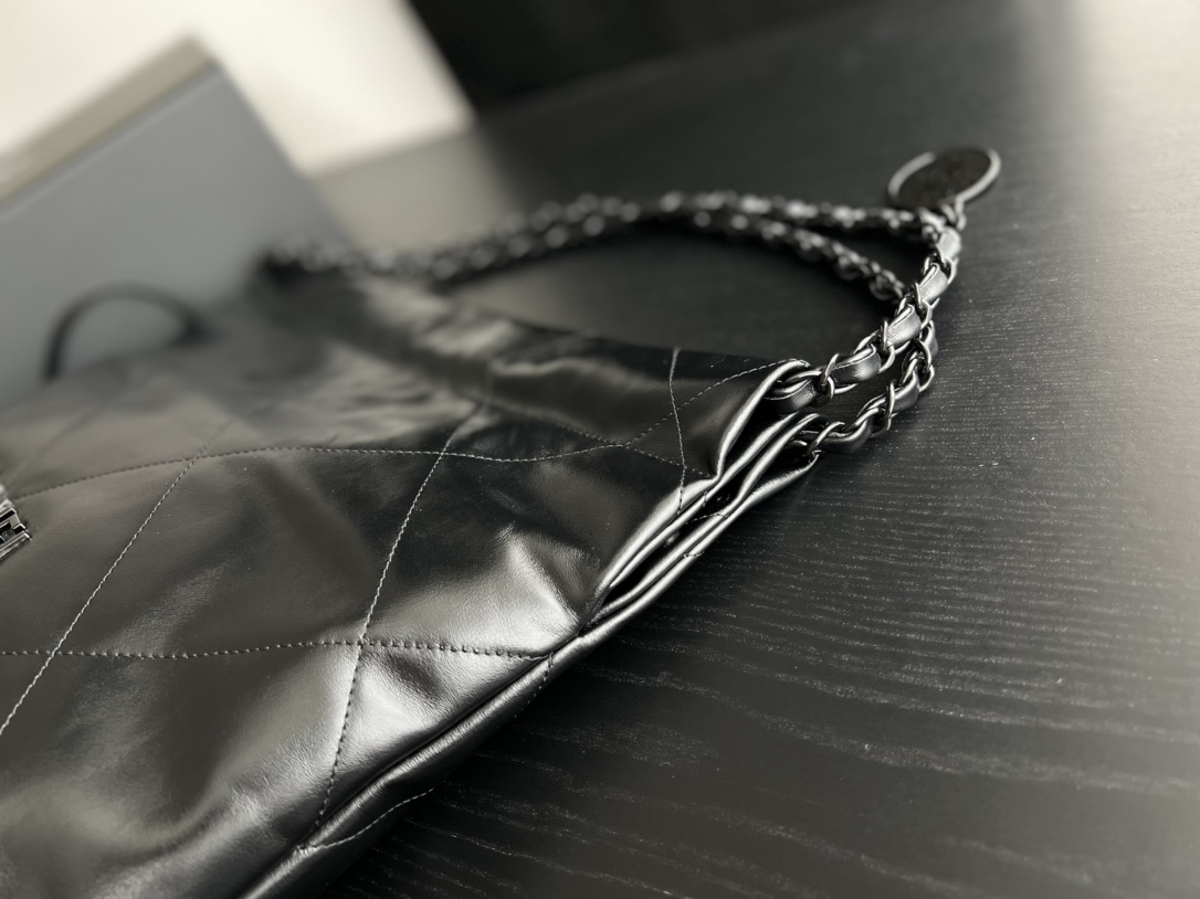 Handbag Chanel size 35cmx37cmx7 cm - vstockx