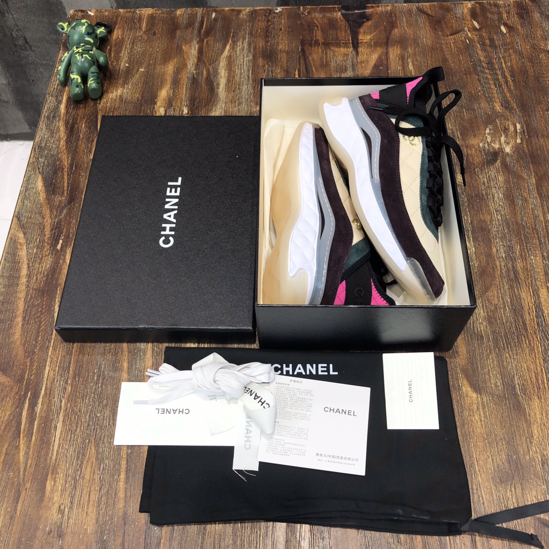 Chanel Fabric & Suede Calfskin Low Top Sneaker 11 - vstockx