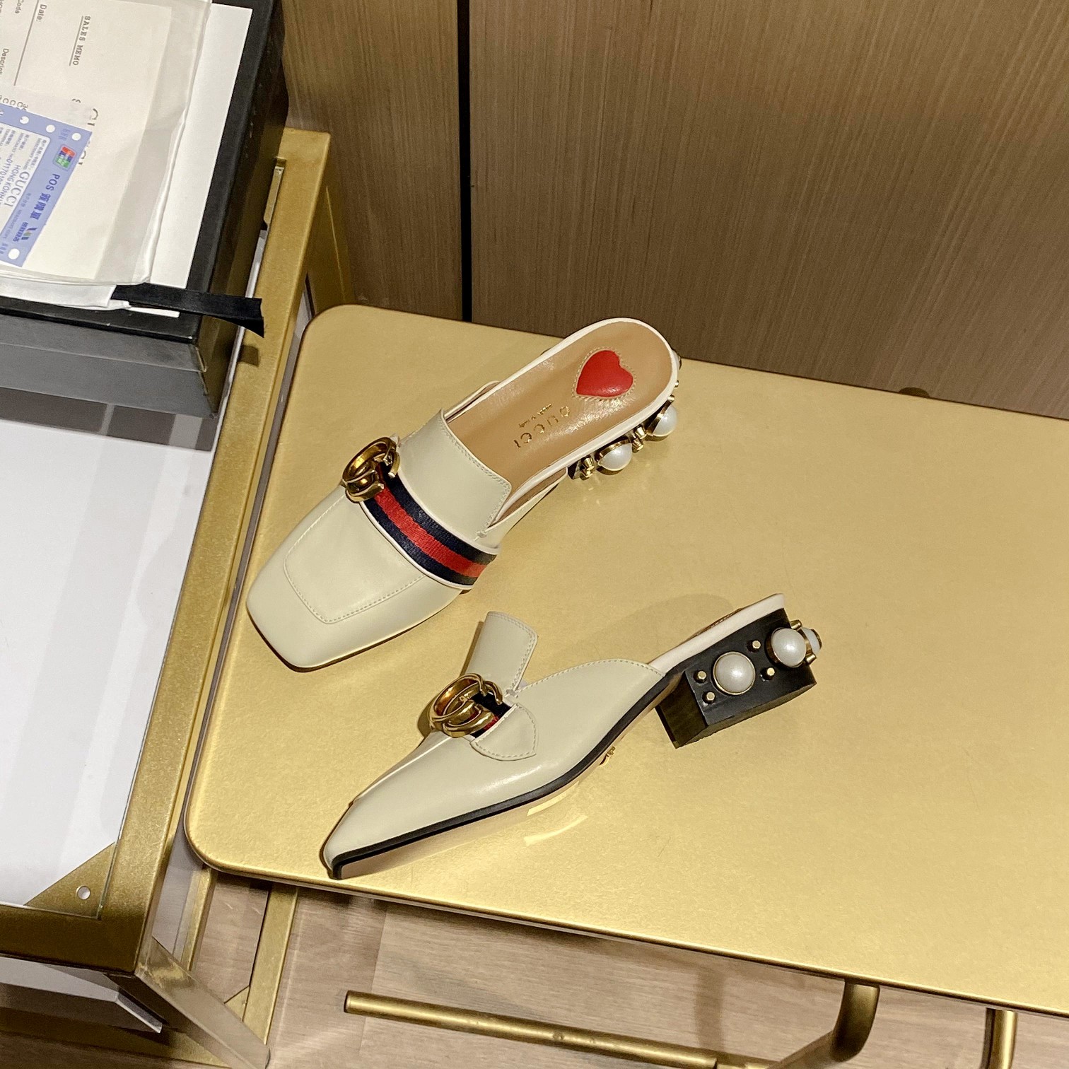 Gucci Leather mid-heel loafer Women 12 - vstockx