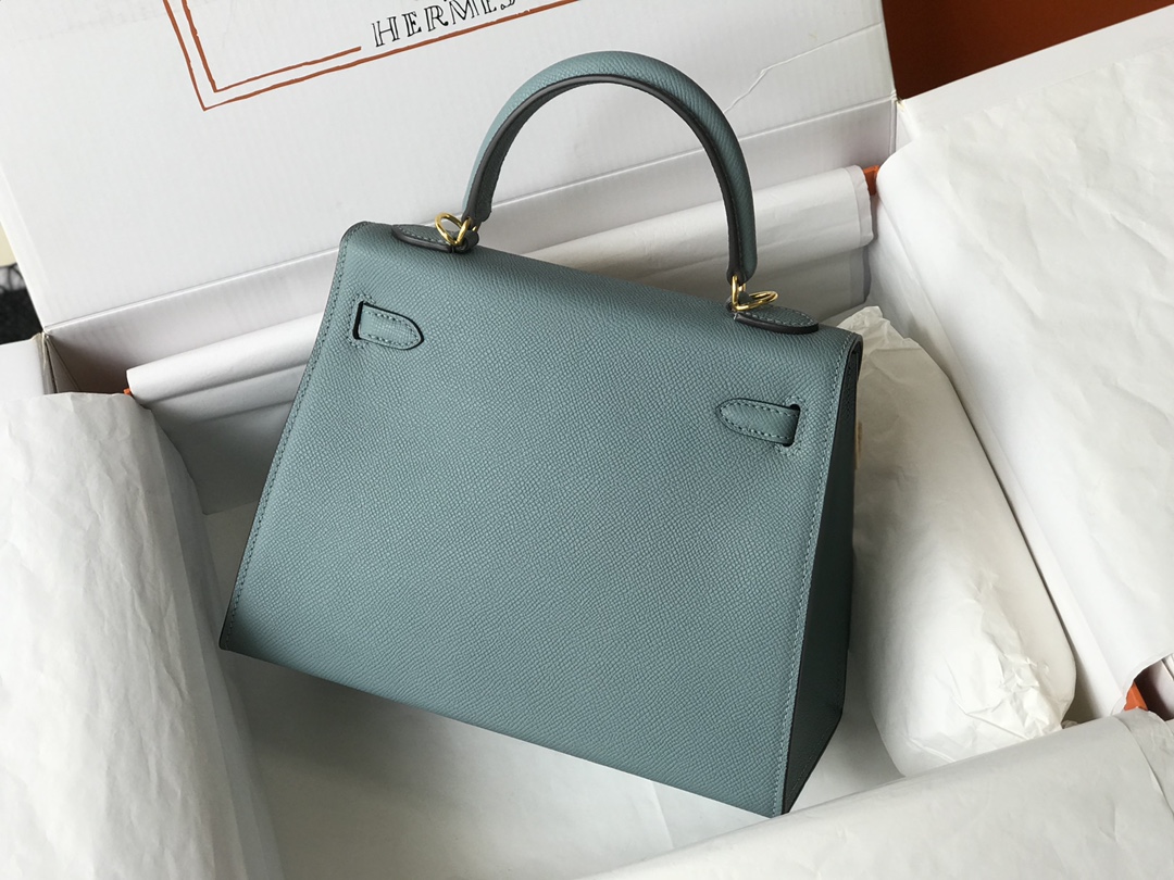 Handbags   . size:25 cm - vstockx