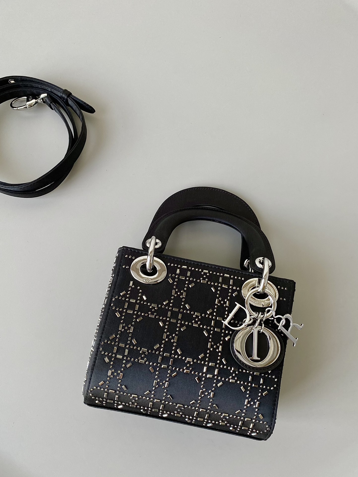 Handbags Dior 1004 size:17  15  7 cm - vstockx