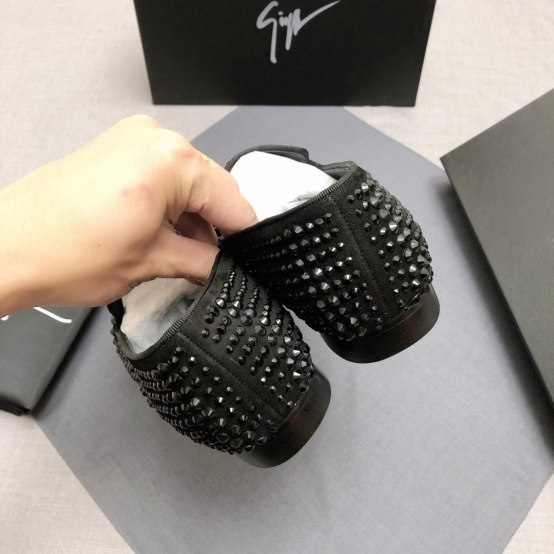 Giuseppe Zanotti Slip-on 10 - vstockx