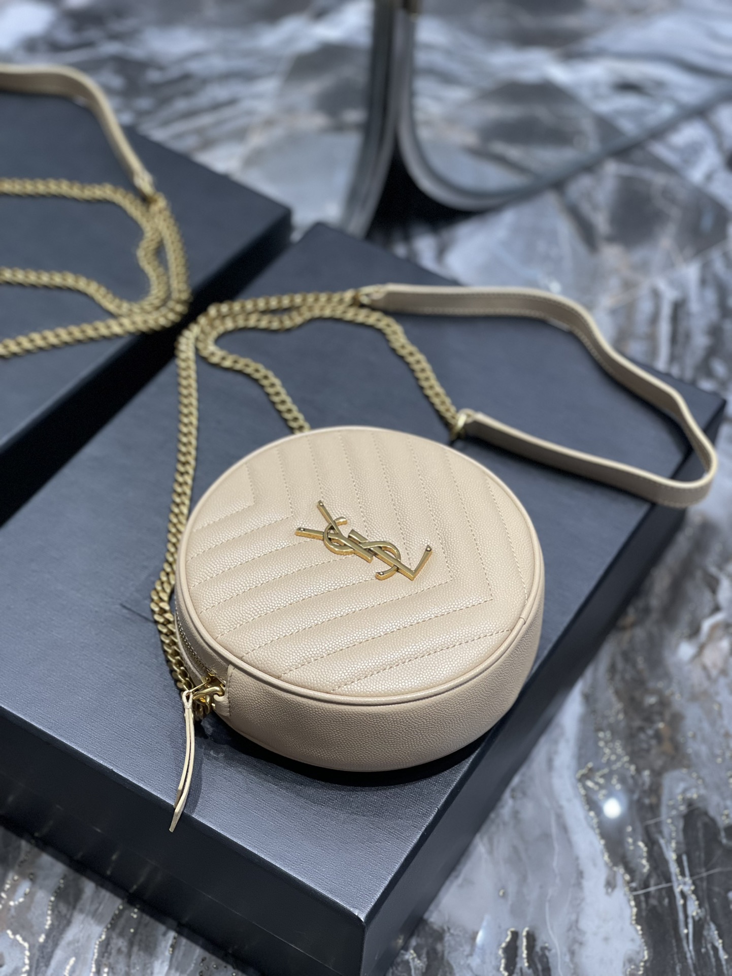 Handbags SAINT LAURENT 610436 size 17x17x5.5 cm - vstockx