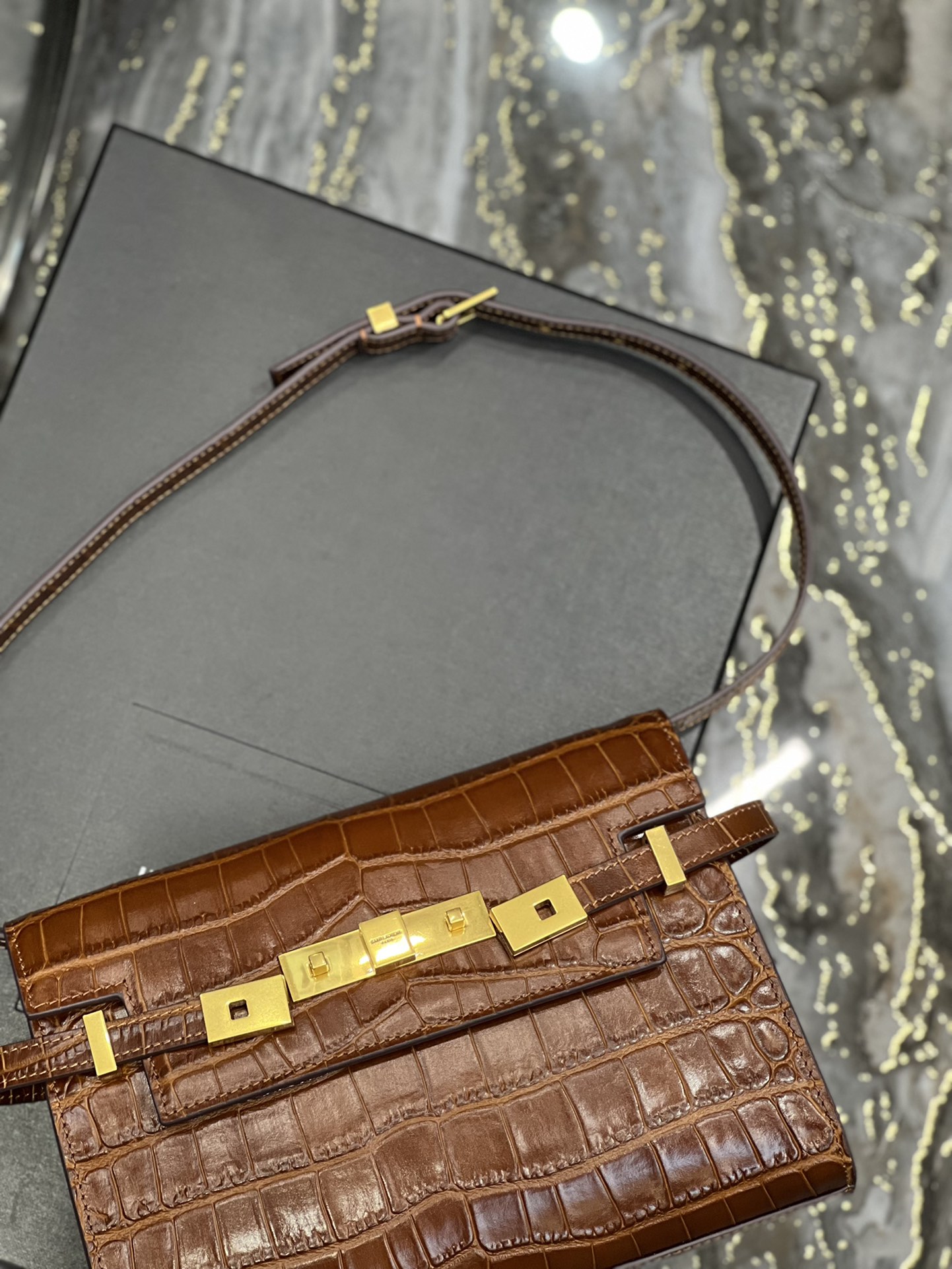 Handbags SAINT LAURENT 675626 size 24x17.5x6 cm - vstockx