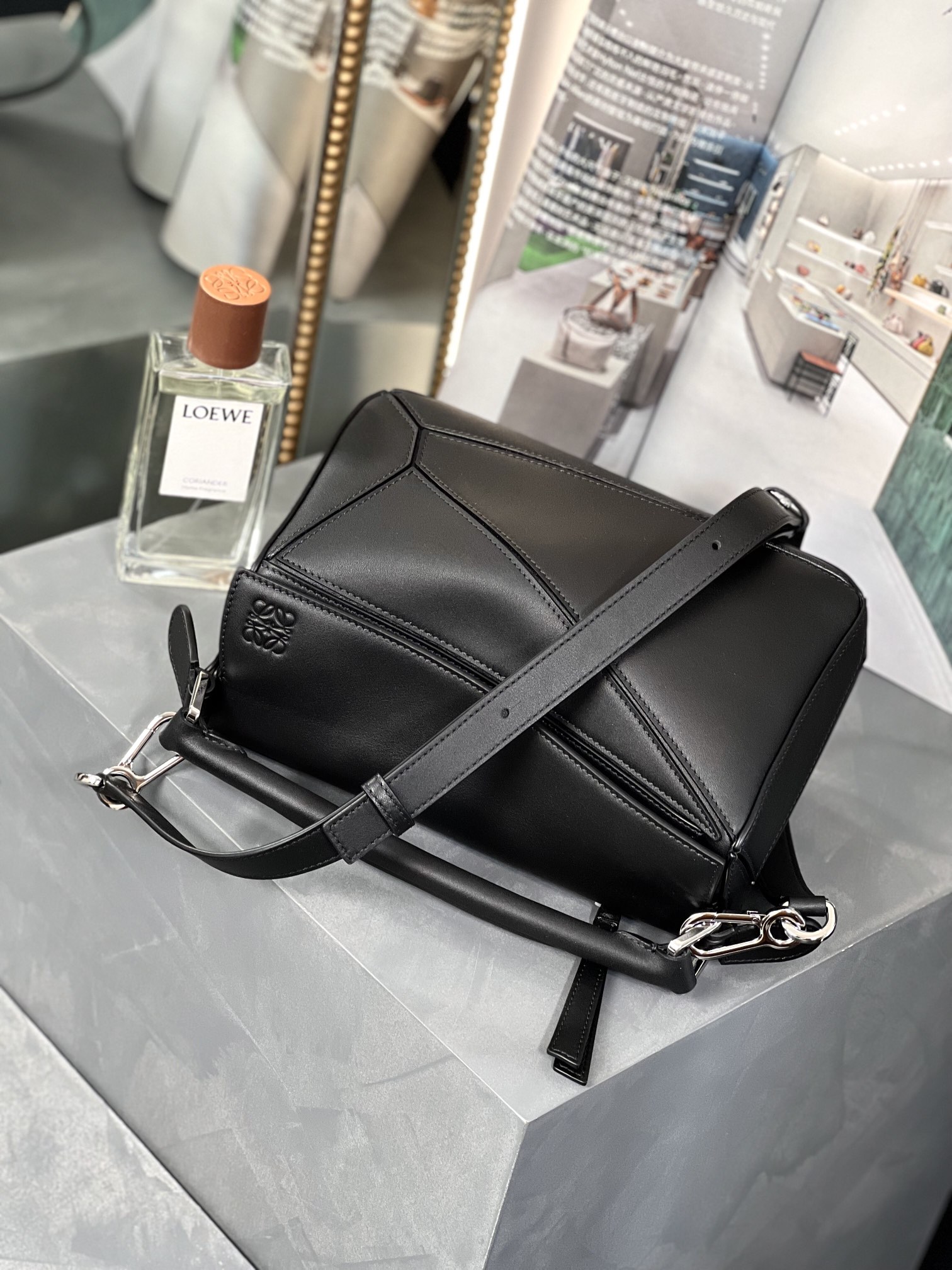 Handbags LOEWE ZP size:2414-11 cm - vstockx