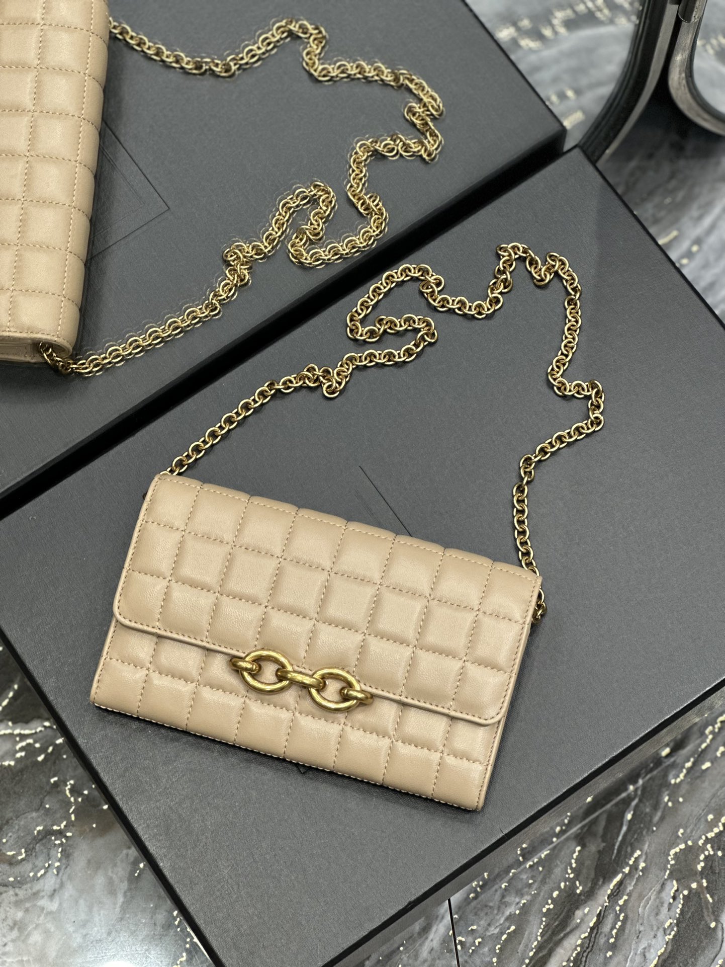 Handbags SAINT LAURENT 738109 size 19  11  4 cm - vstockx