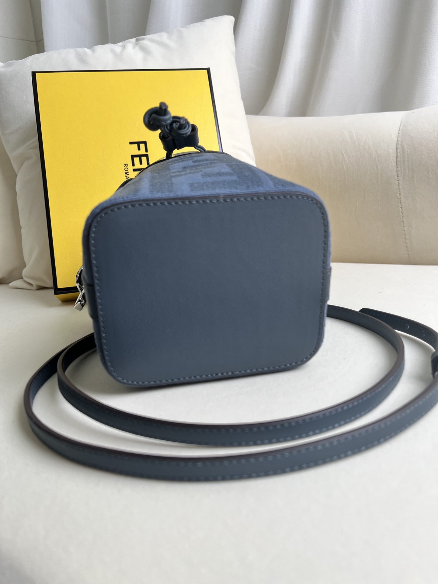 handbags FENDI 038 size:12*18*10cm - vstockx