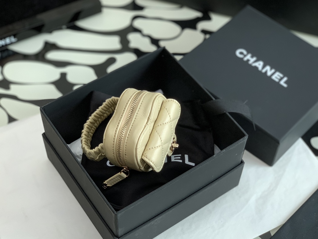 Handbag Chanel size 8*8.5*5.5* cm - vstockx