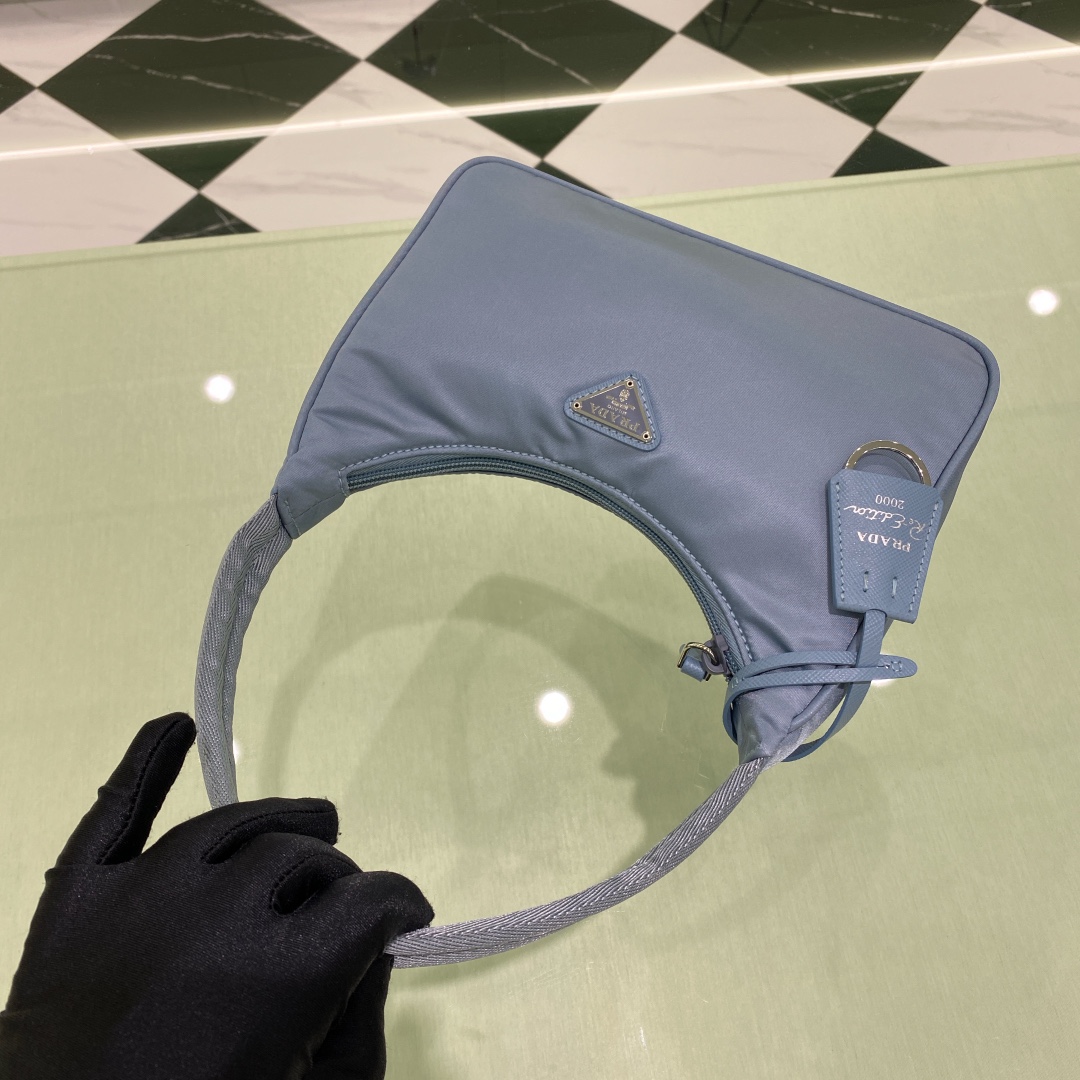 handbags prada Hobo 1NE515 re-edition 2000 Size:22*17*6 - vstockx