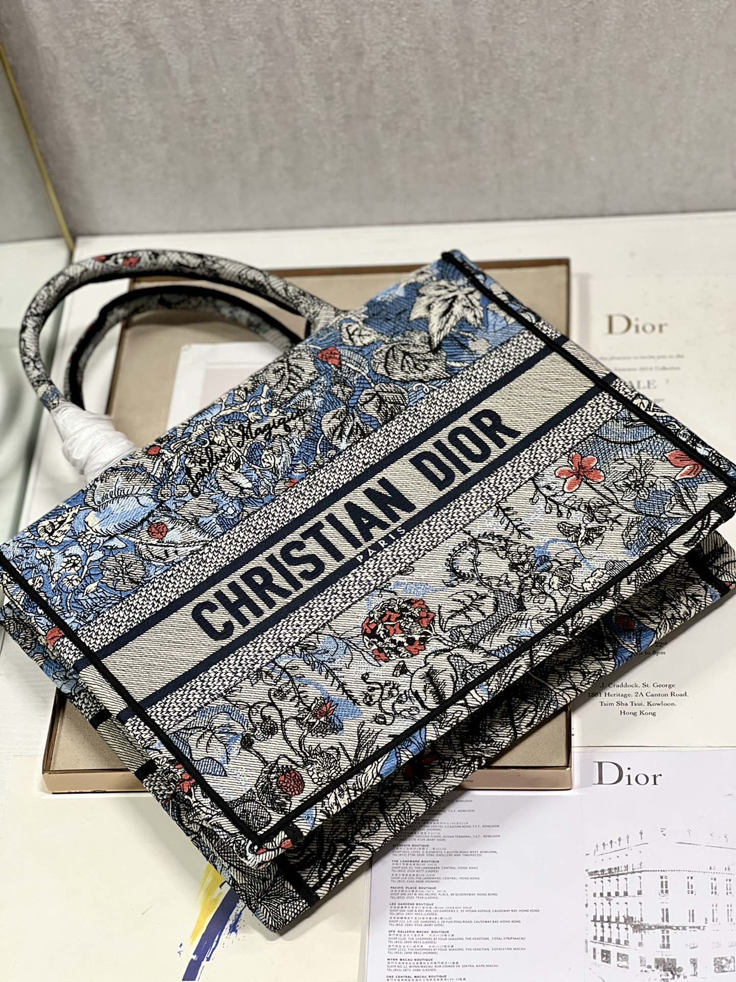 Handbag Dior 1286 size 36  28 cm - vstockx
