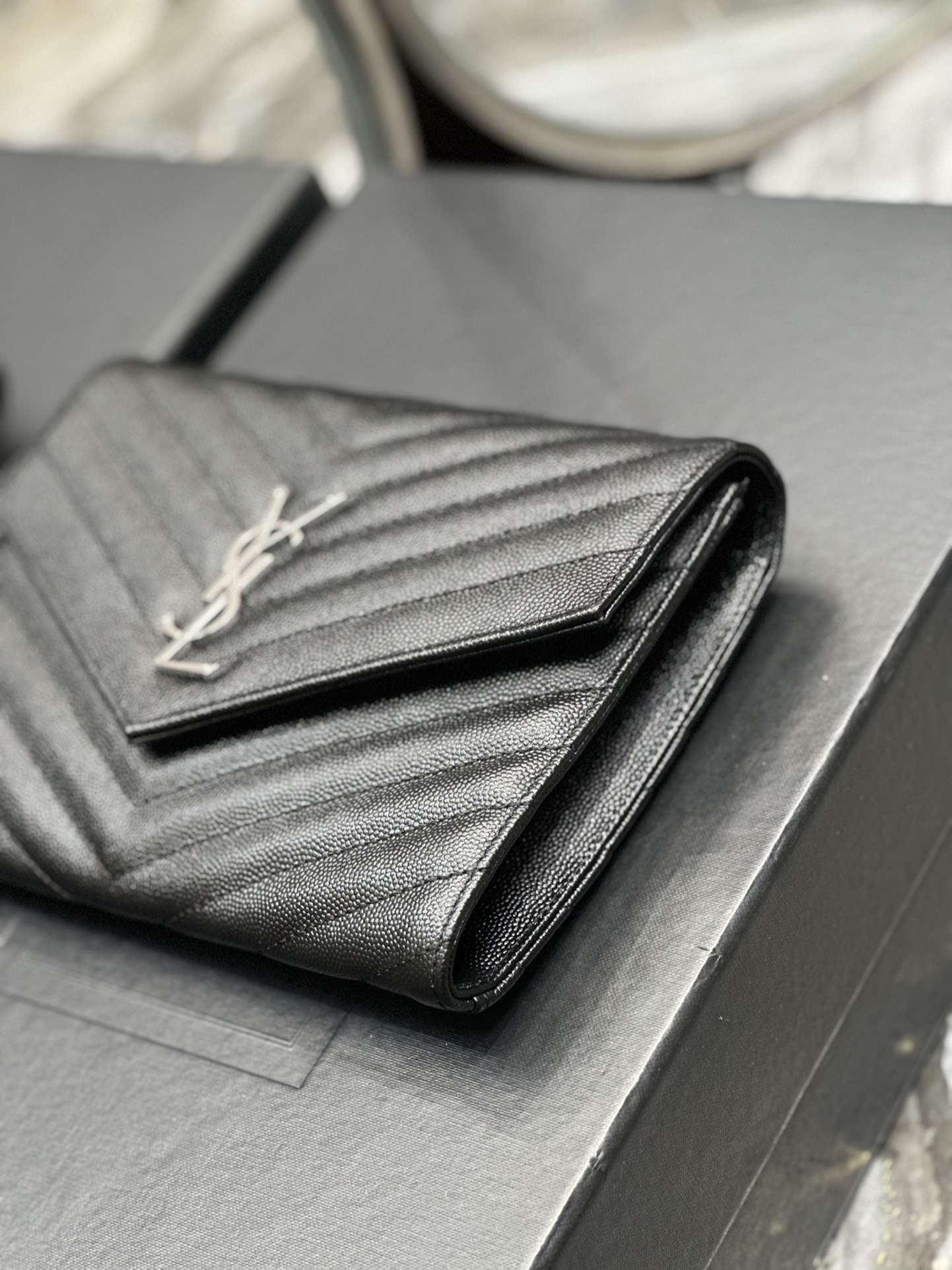 Handbags SAINT LAURENT 617662 size 21  6  3 cm - vstockx