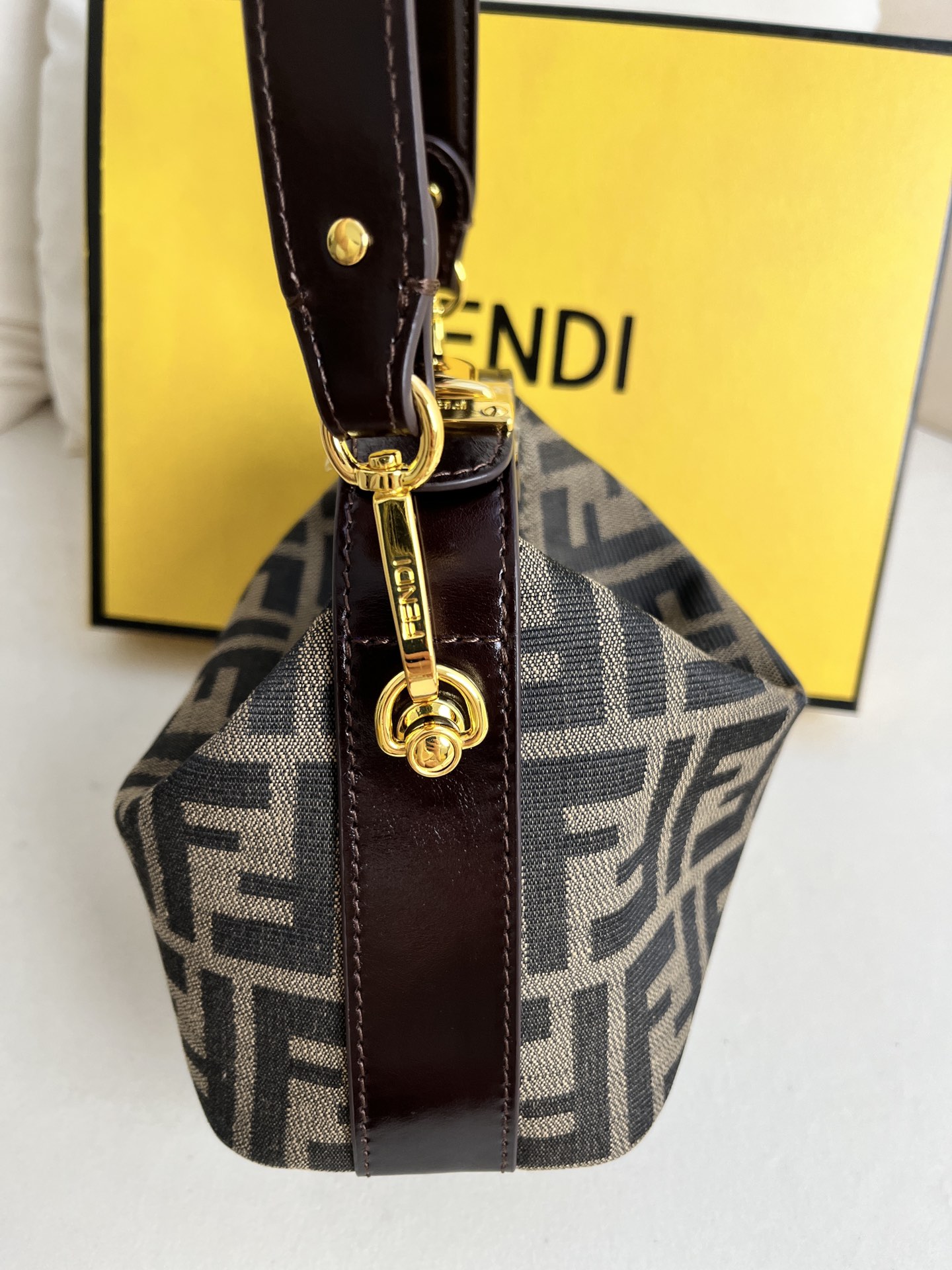 handbags FENDI 016 size:15*9*13cm - vstockx