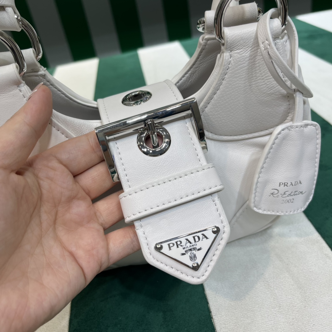 Handbags Prada PRADA PASSAVELA 1BA381 size:23x16x9 cm - vstockx