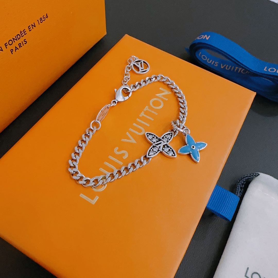Jewelry Louis Vuitton 382 - vstockx