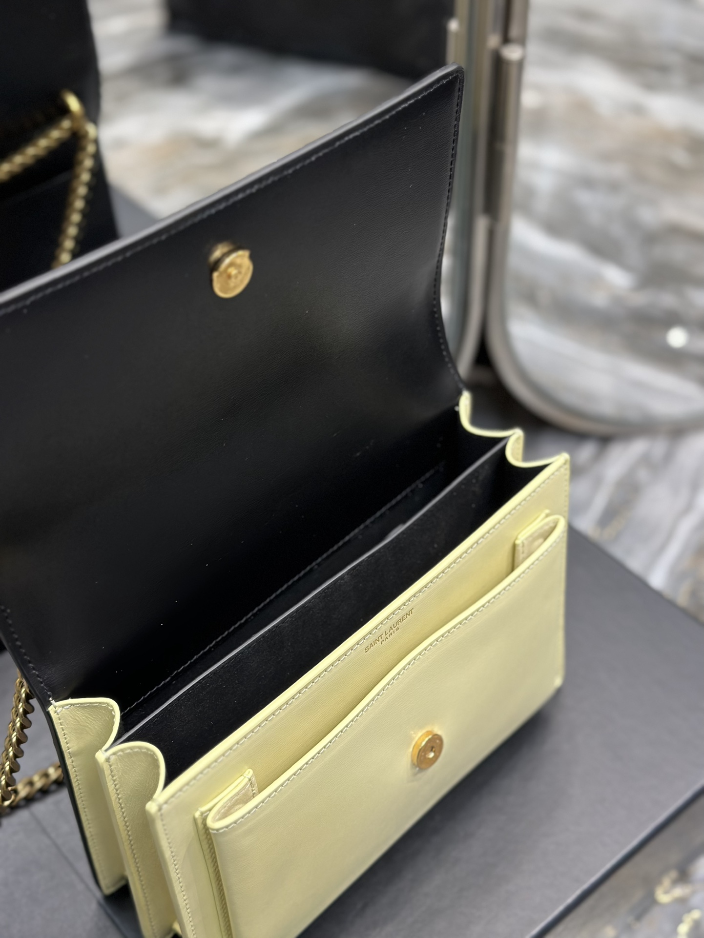 Handbags SAINT LAURENT 422906 size 22x8x16 cm - vstockx