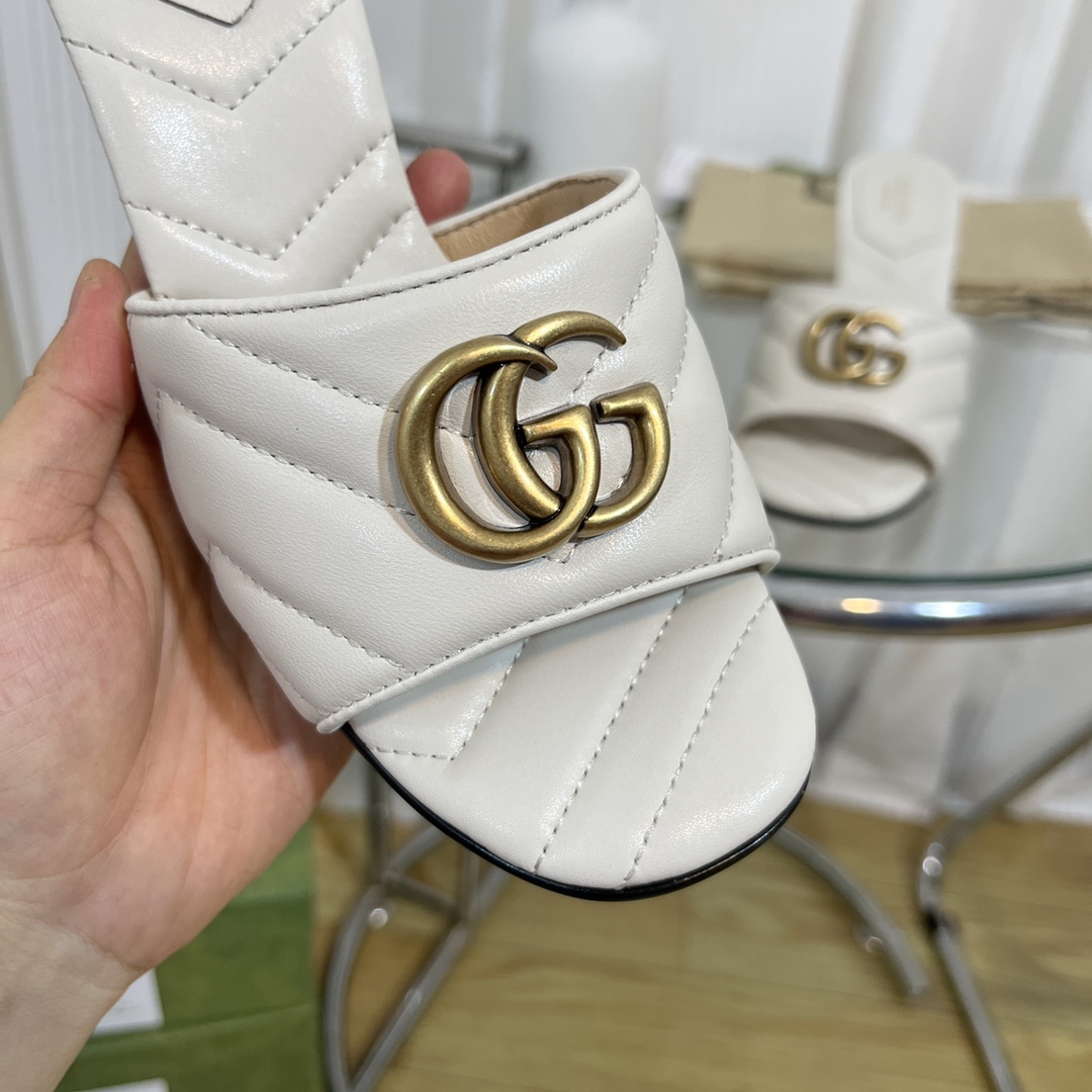 Gucci Women's Double G slide sandal WOMEN 7 - vstockx