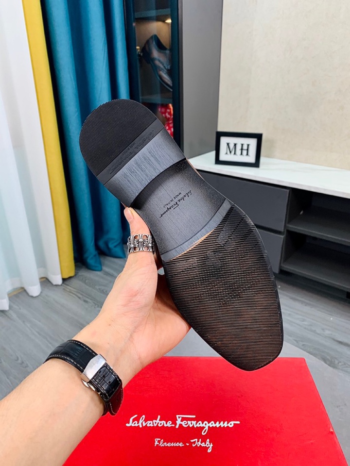 Salvatore Ferragamo Boots 26 - vstockx