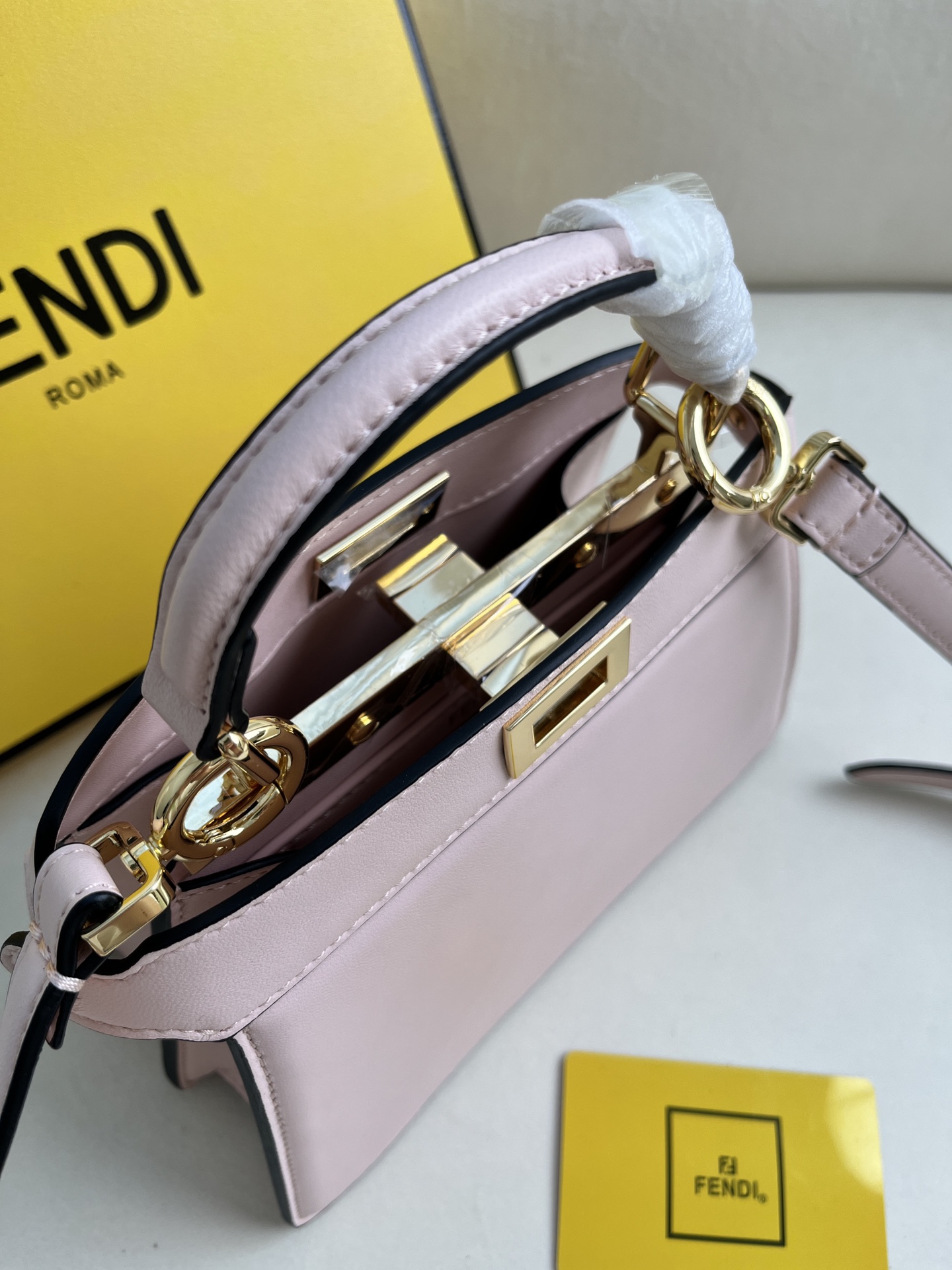 handbags FENDI 0228 size:20*15.5*11cm - vstockx