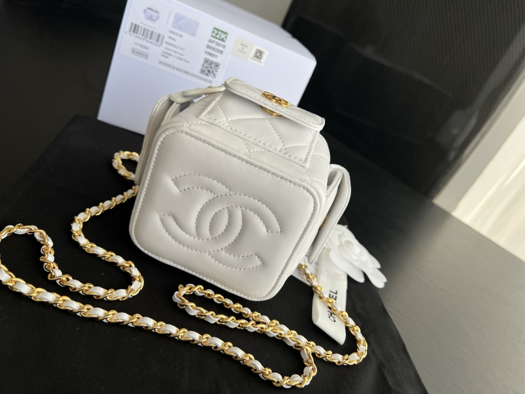 Handbag Chanel AP3016 size 11cmx11cmx11 cm - vstockx