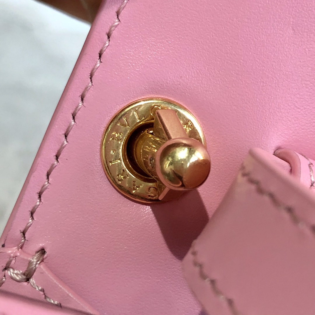 Handbags Bvlgari 288739 size:18.5*13*6.5 cm - vstockx